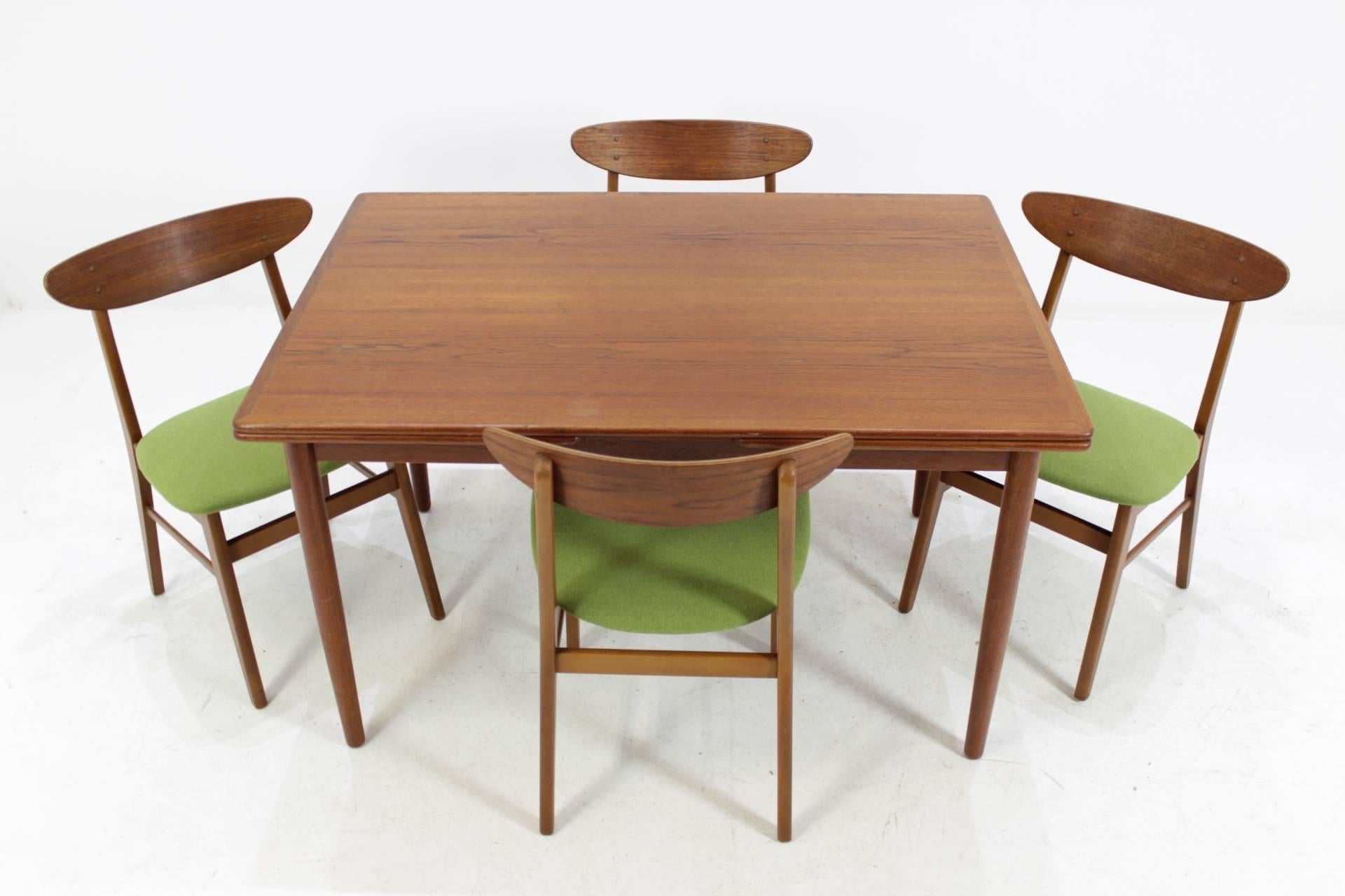 Teak 1960 Set of Danish Dining Extendable Table and Chairs