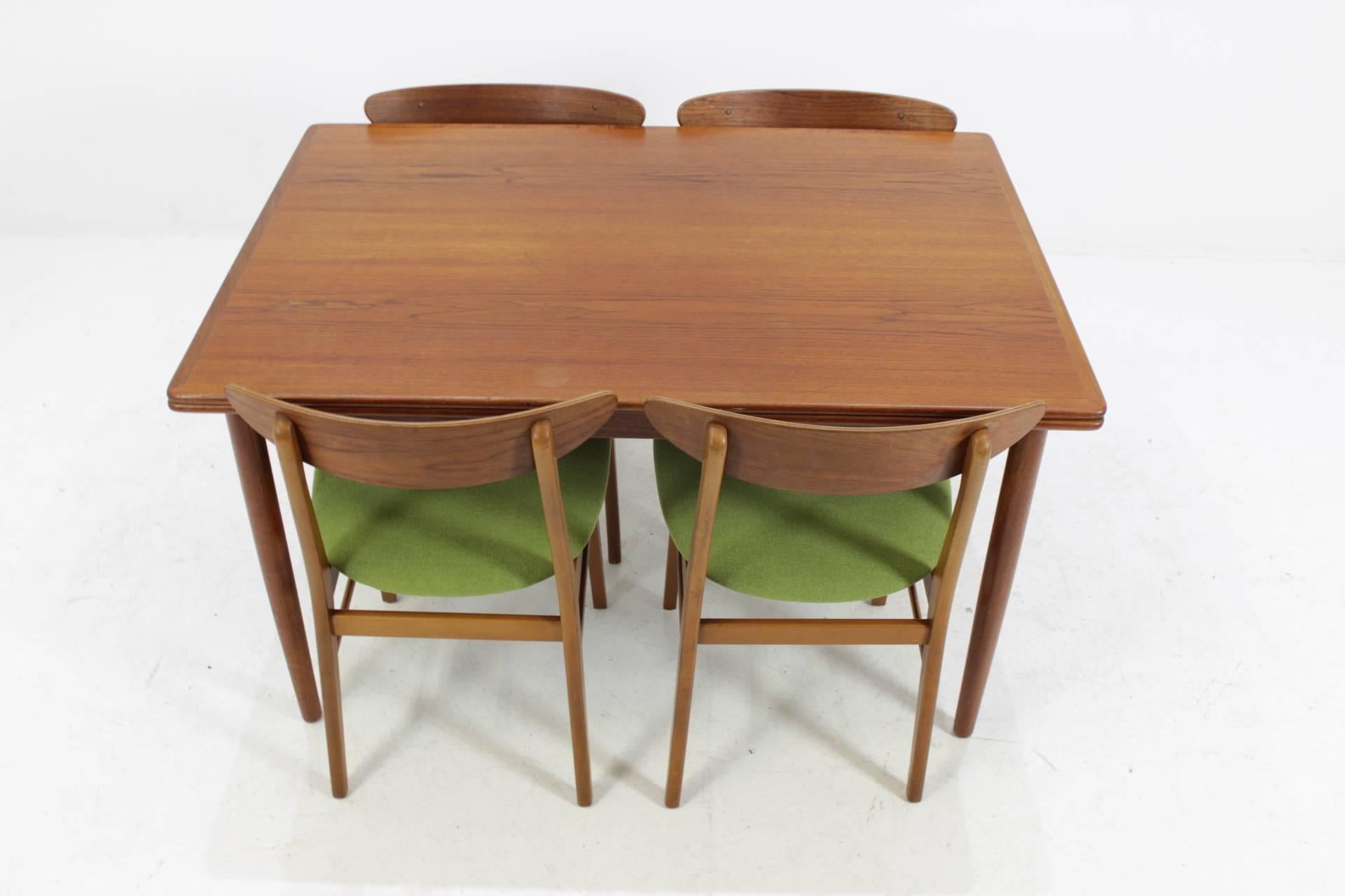 1960 Set of Danish Dining Extendable Table and Chairs 1