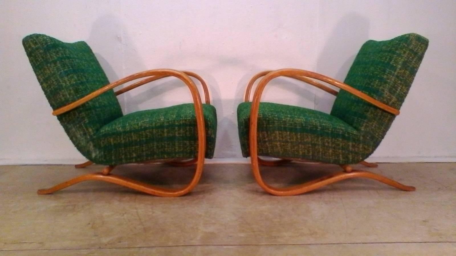 Mid-20th Century 1930 Pair of Jindrich Halabala Art Deco Armchairs and Spider Coffee Table