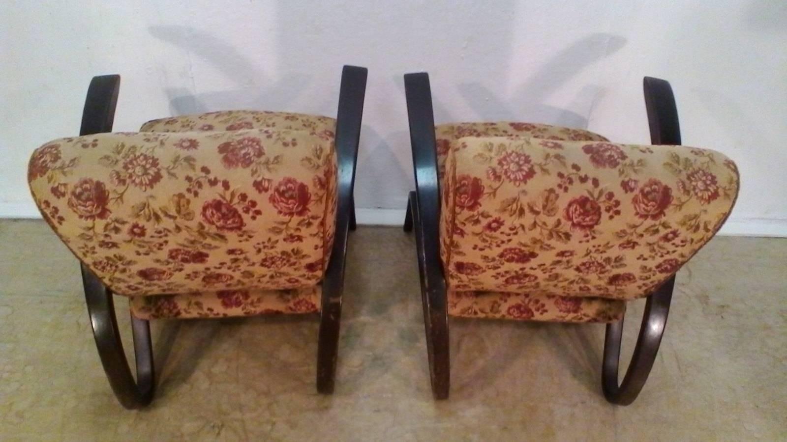 Mid-20th Century 1930 Pair of Rare Jindrich Halabala H-275 Art Deco Armchairs and Coffee Table