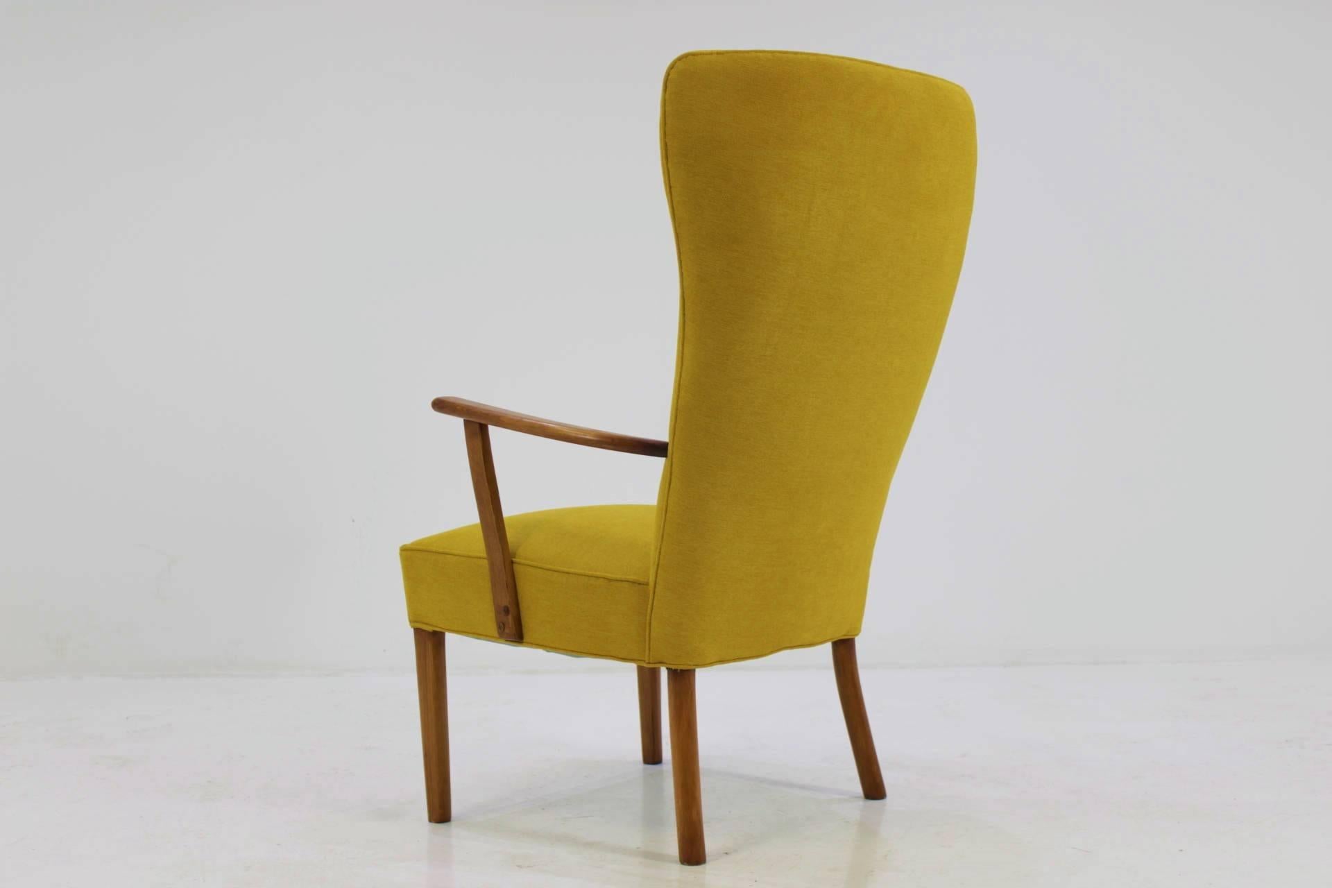 Mid-20th Century 1960 Midcentury Danish Wing Chair