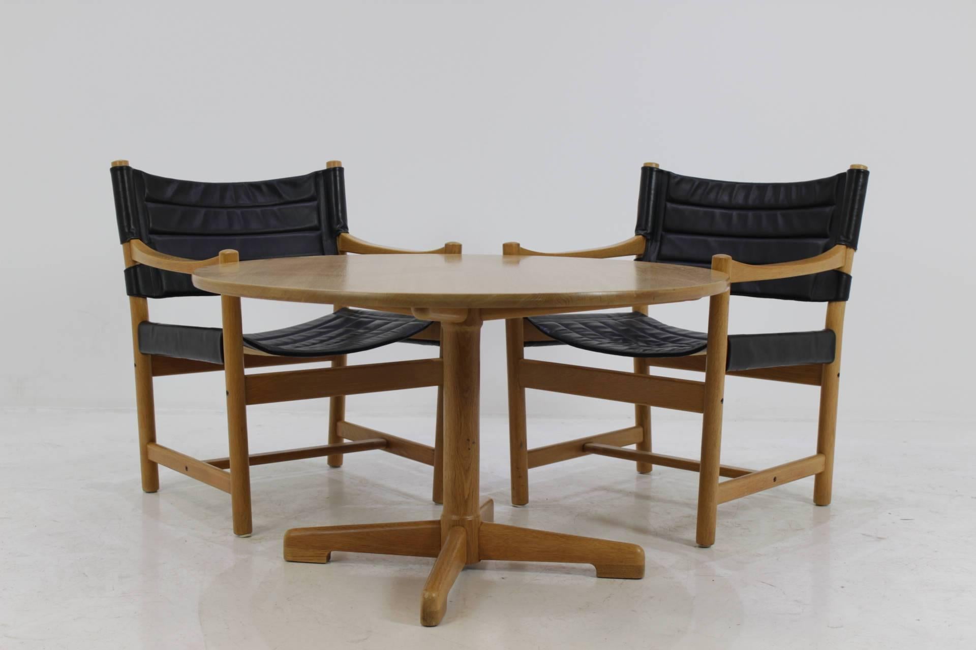 Mid-Century Modern Set of Danish Black Leather Armchairs and Coffee Table by Ditte and Adrian Heath
