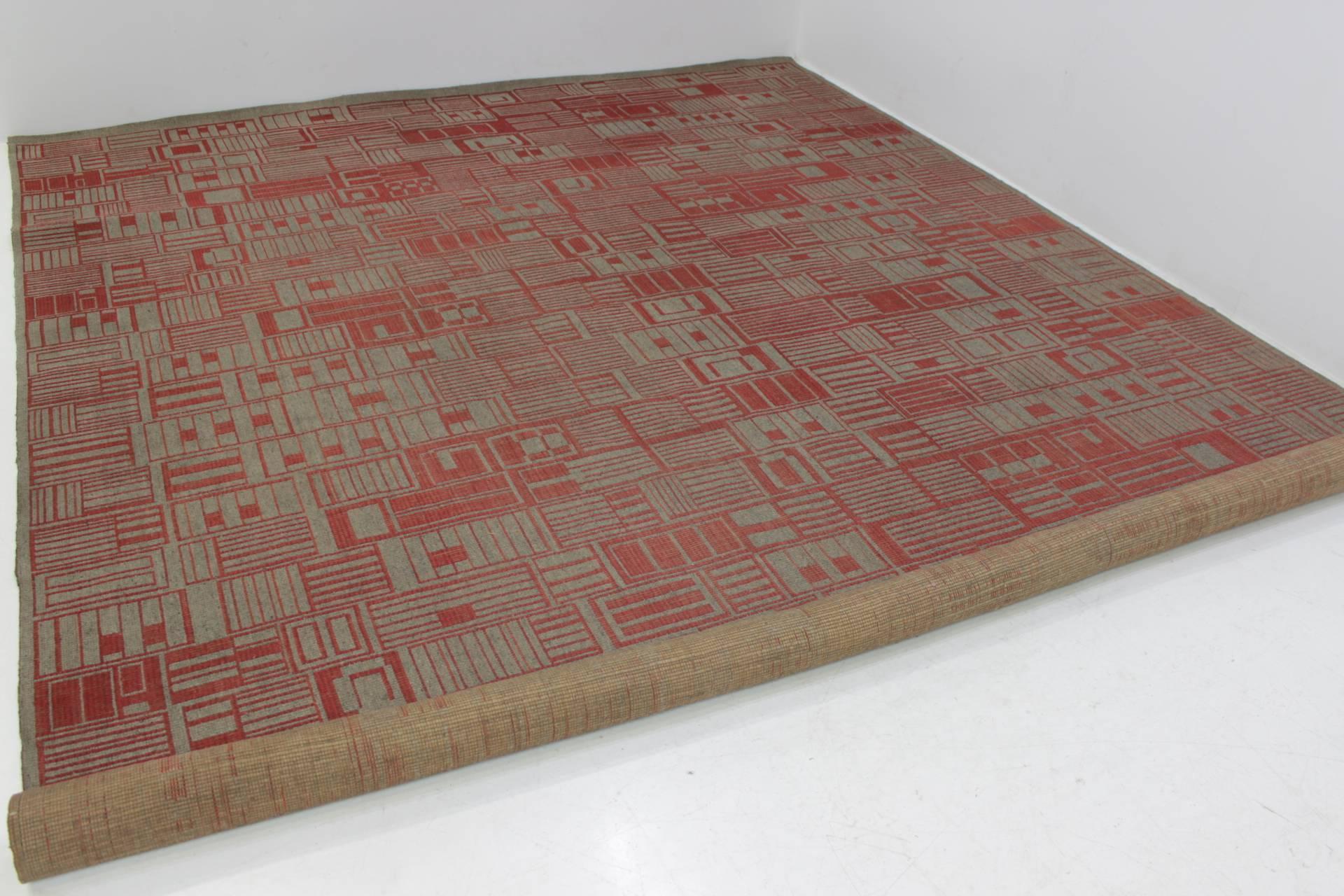 - 40th - 50th's, Czechoslovakia
- original condition, very interesting, red and grey geometric pattern
- Bouclé
- paperlabel
