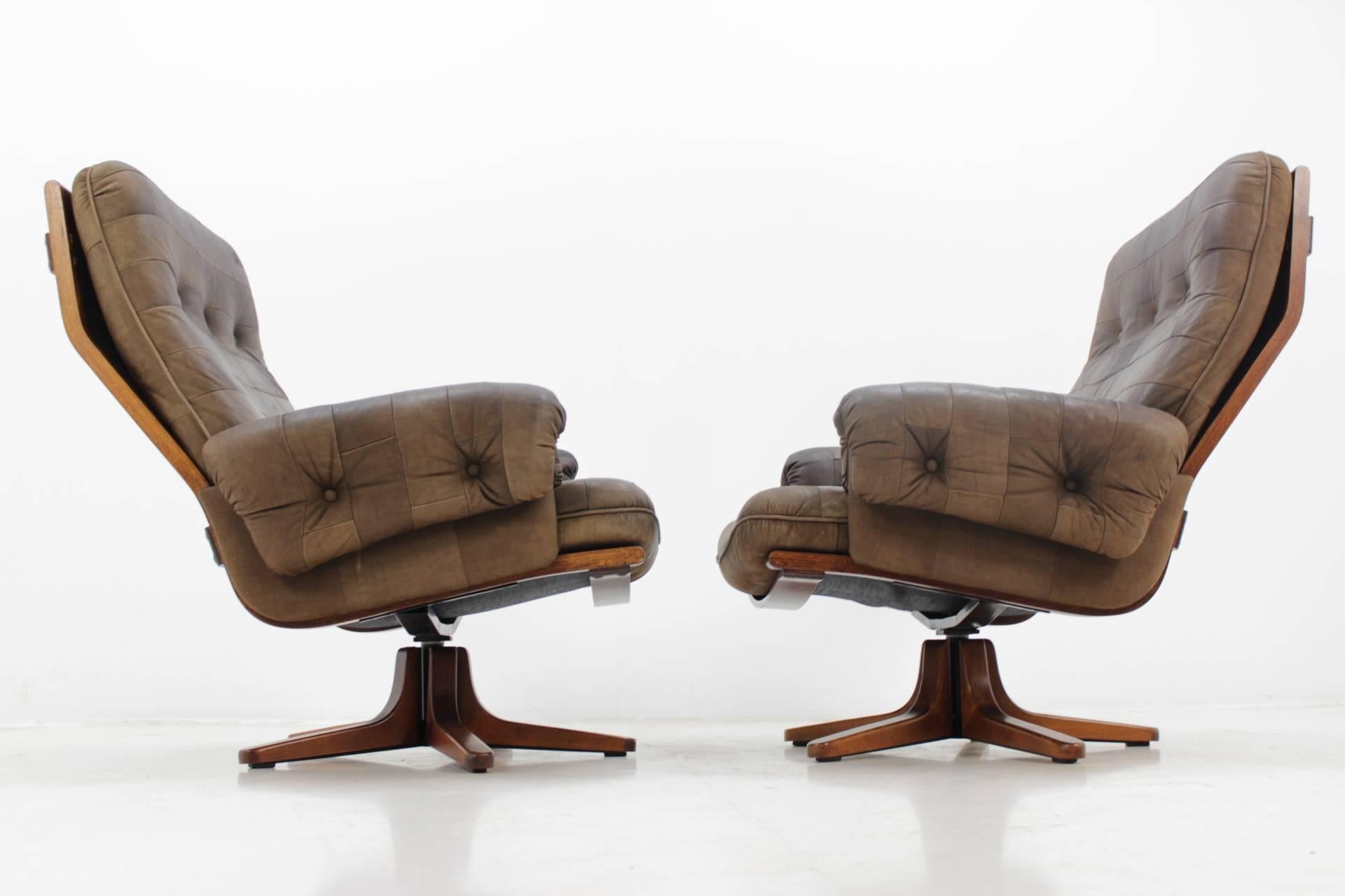 Scandinavian Modern Pair of Scandinavian Design Leather Armchairs