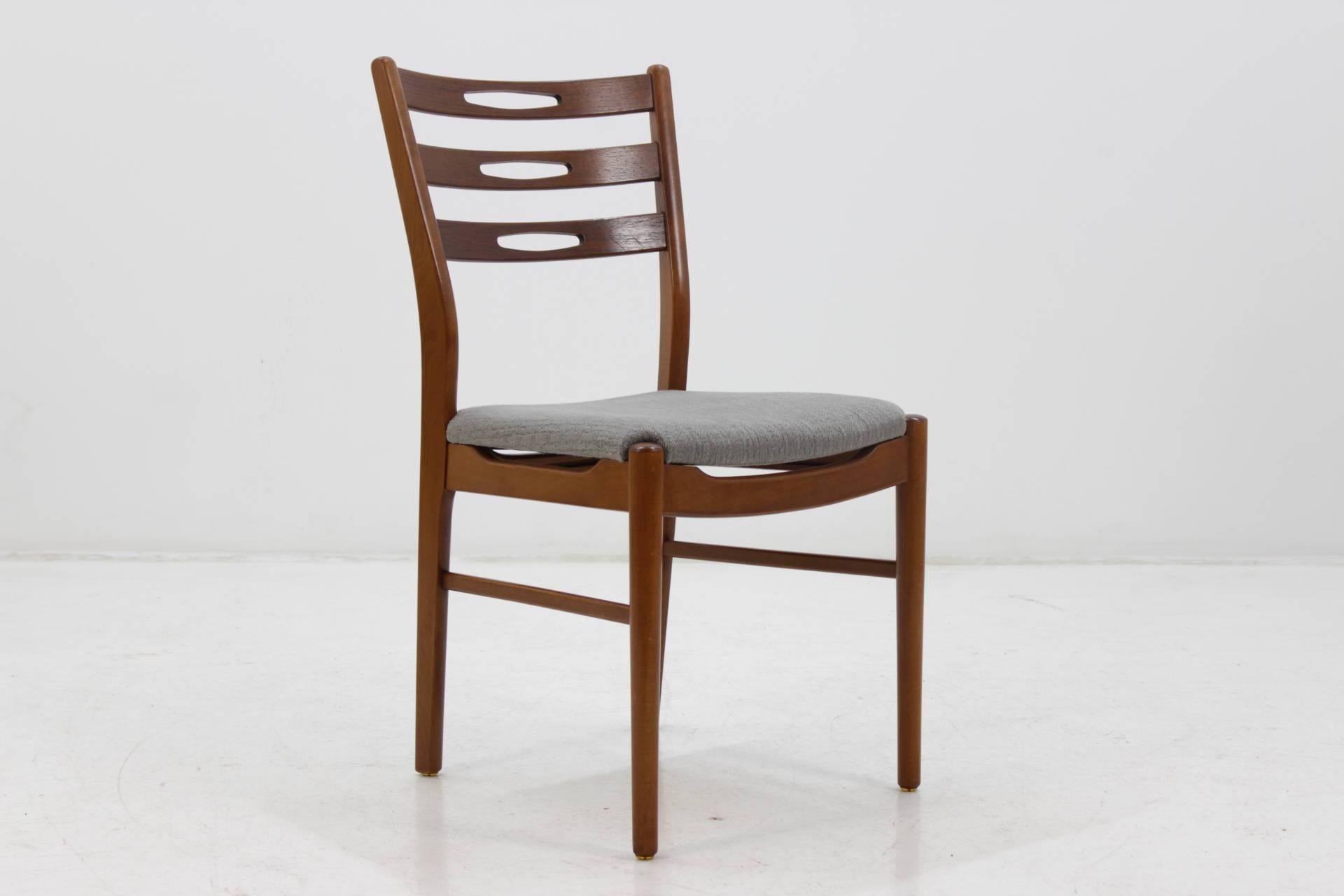 1960s Set of Four Danish Teak Chairs In Excellent Condition For Sale In Praha, CZ