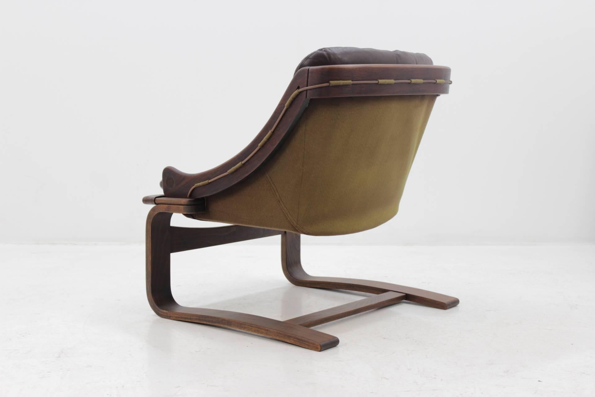 1970s Scandinavian Bentwood Leather Lounge chair by Ake Fribytter for Nelo Mobel In Excellent Condition In Praha, CZ