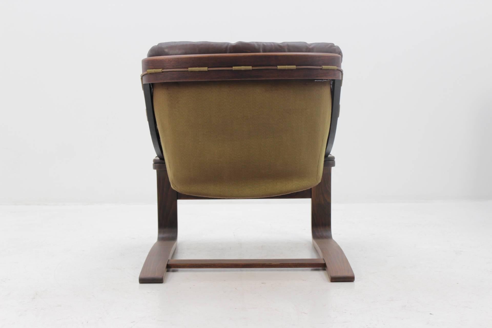 Danish 1970s Scandinavian Bentwood Leather Lounge chair by Ake Fribytter for Nelo Mobel