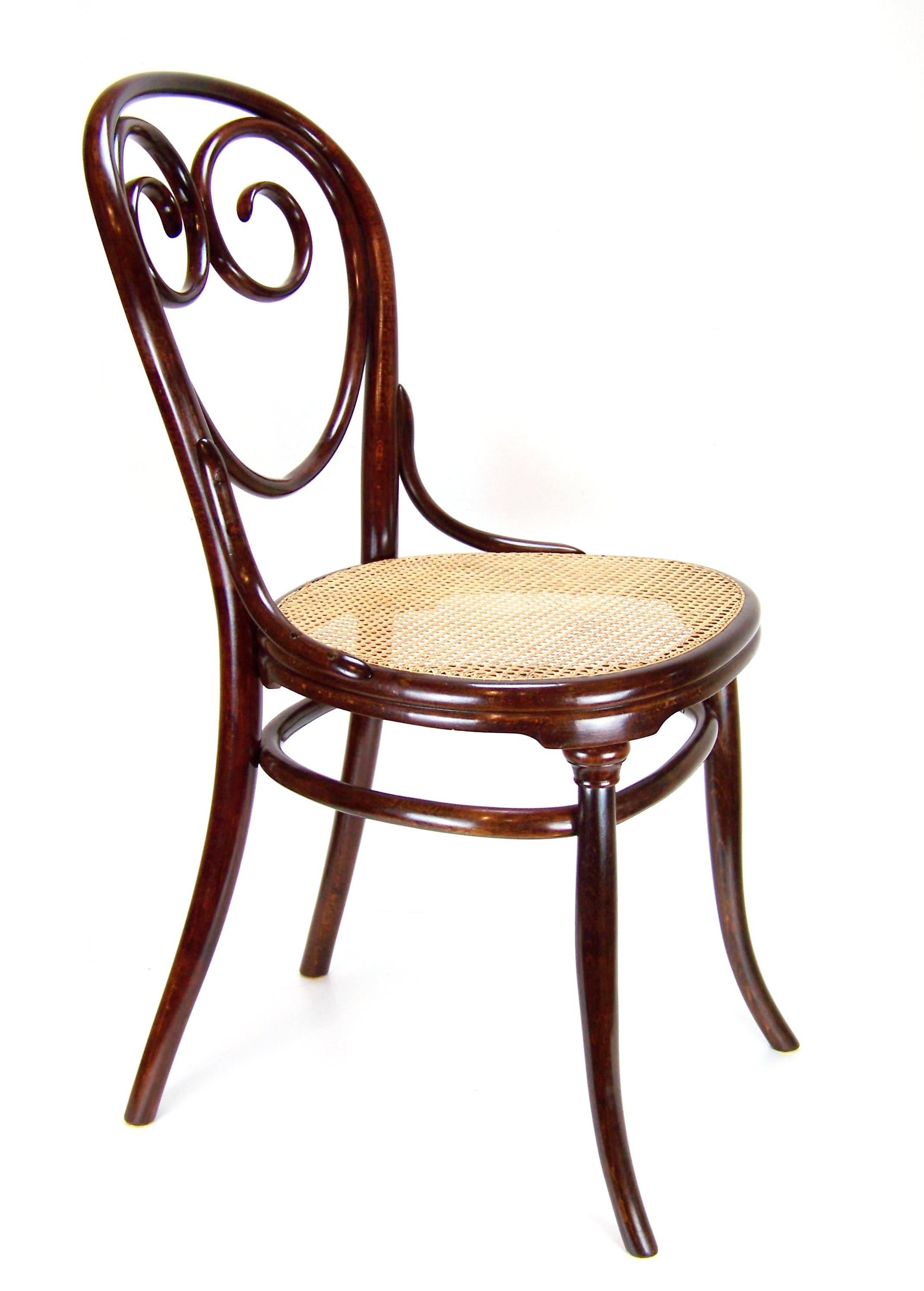 Manufactured in Austria by the Gebrüder Thonet company. In the production program was included around the year 1850. It's very early model. Marked with paper label and stamp, which is used around year 1870. Newly restored.