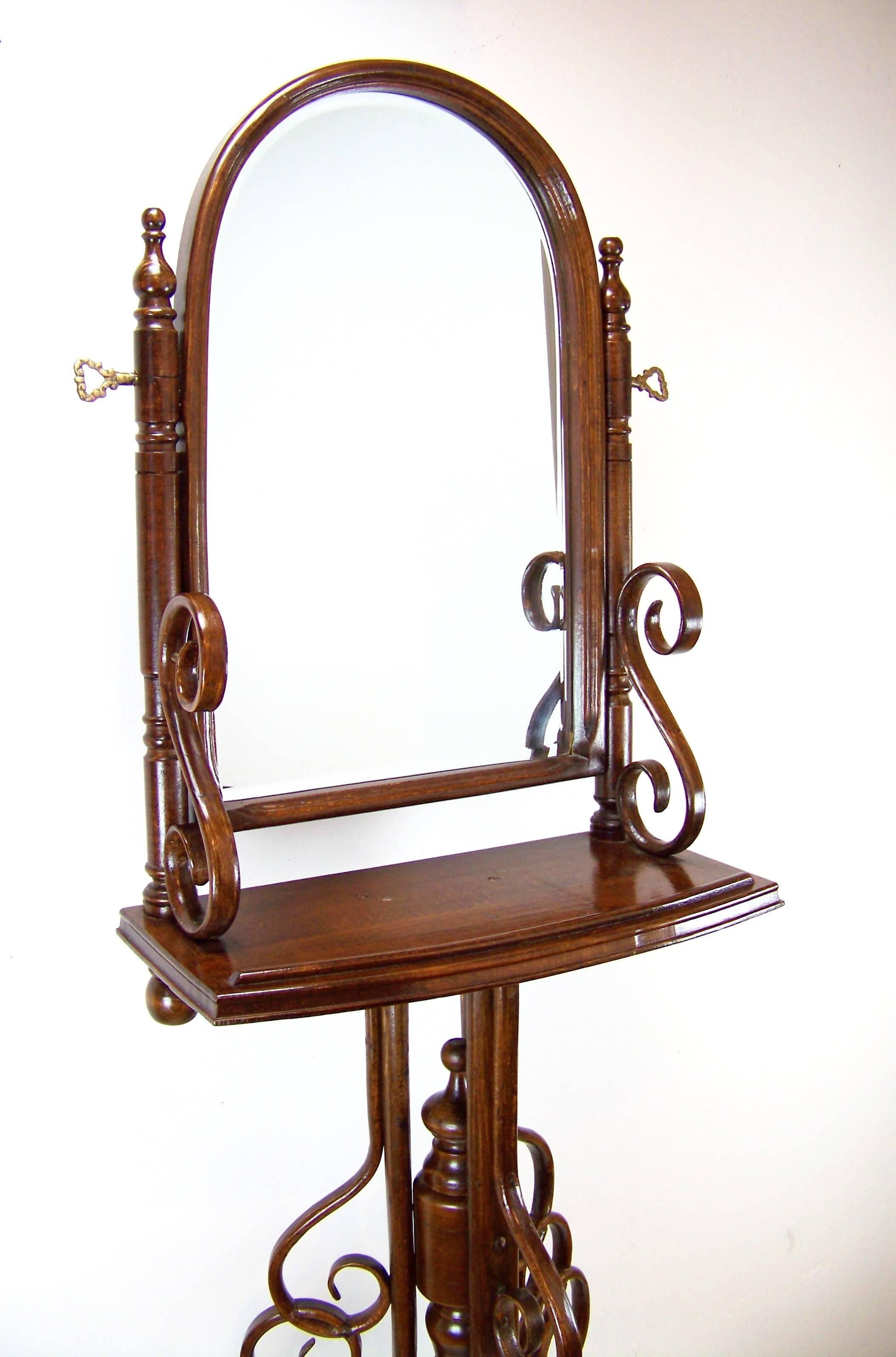 Austrian Dressing Table in the Style of Thonet, circa 1880