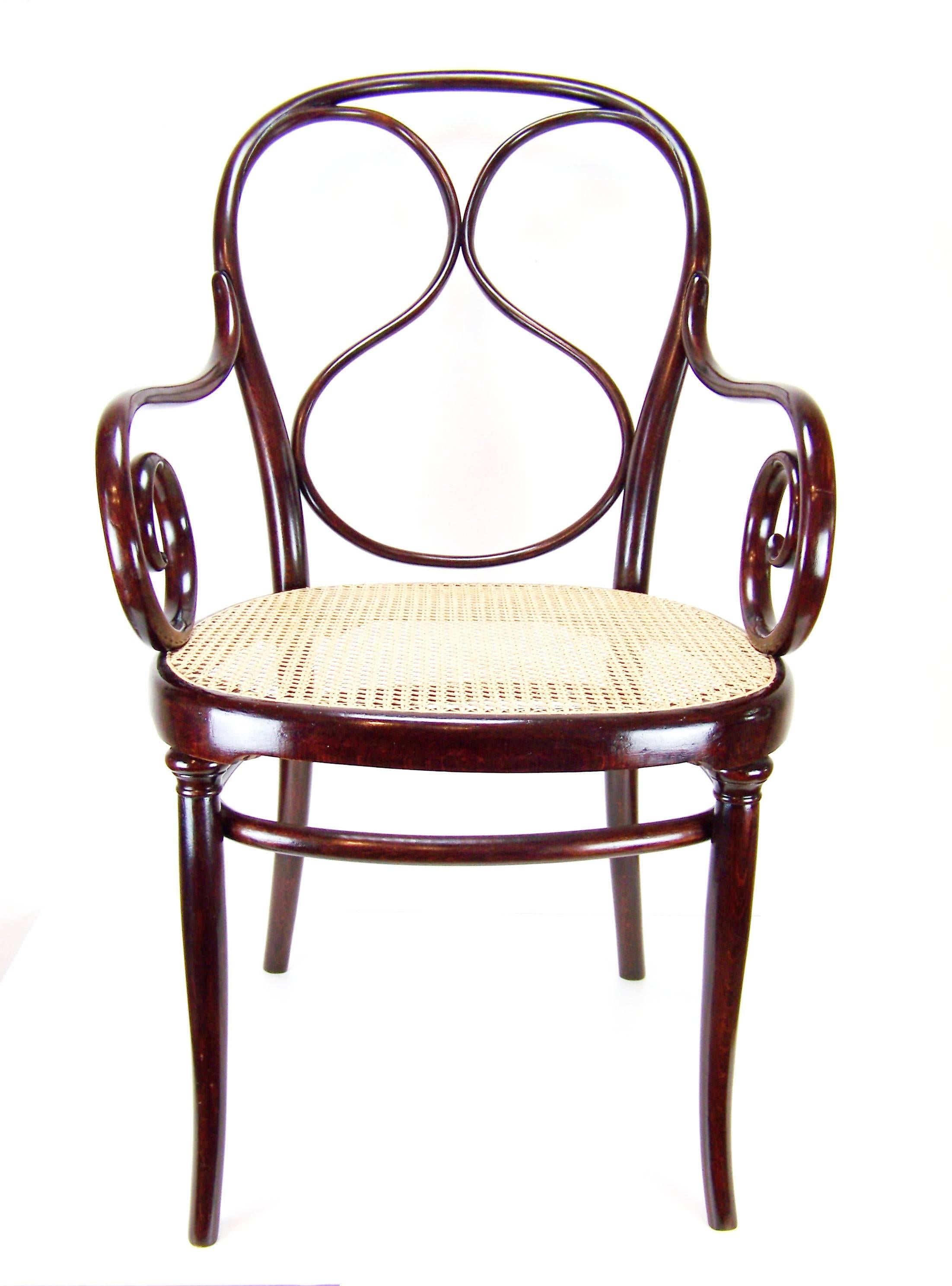 A rare model Nr.1. Manufactured in Austria by the Gebrüder Thonet company. In the production program was included around the Year 1850. It's very early model. Marked with paper label and stamp, which is used circa 1870. Newly restored.