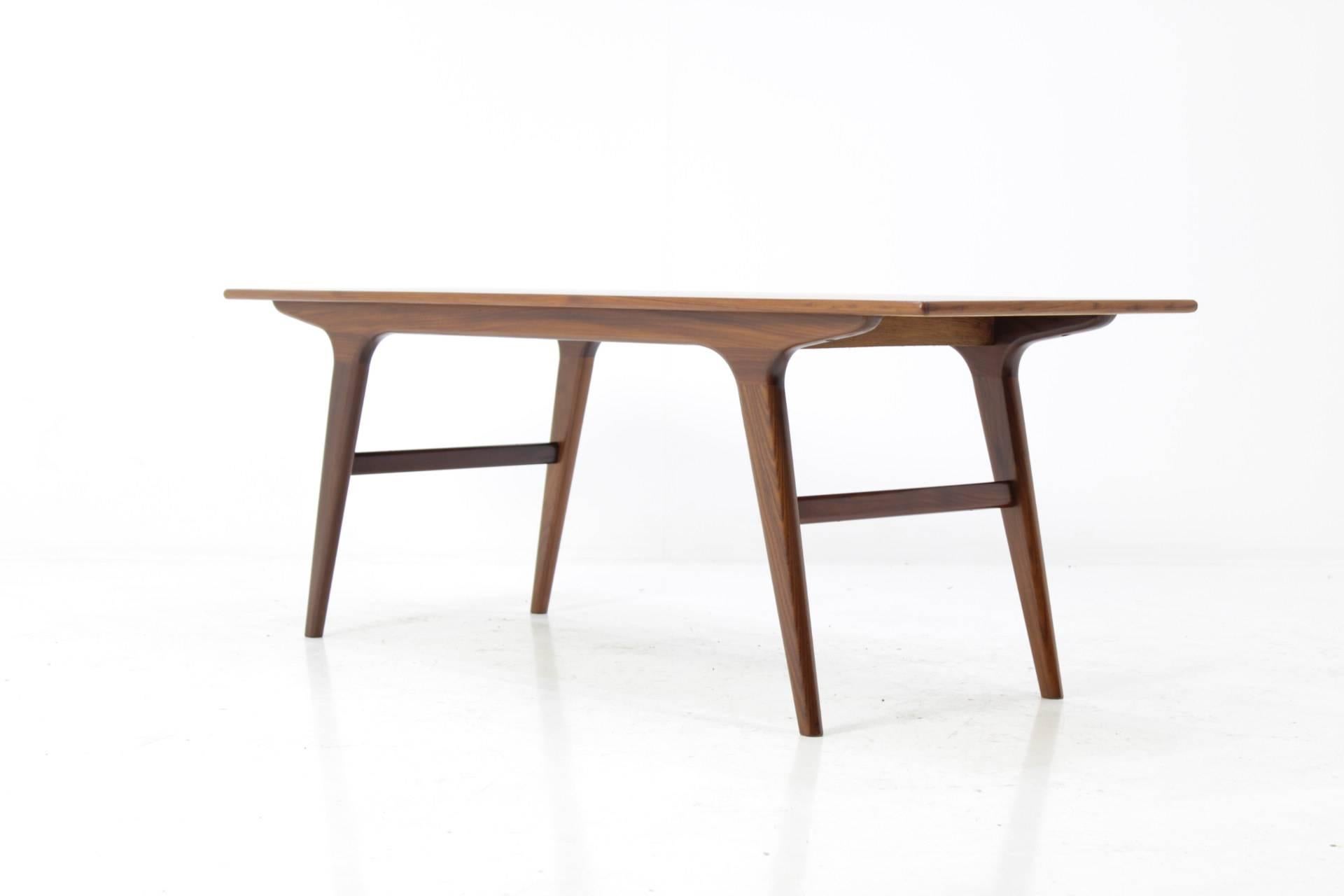 Scandinavian midcentury teak coffee table. This item was carefully restored.