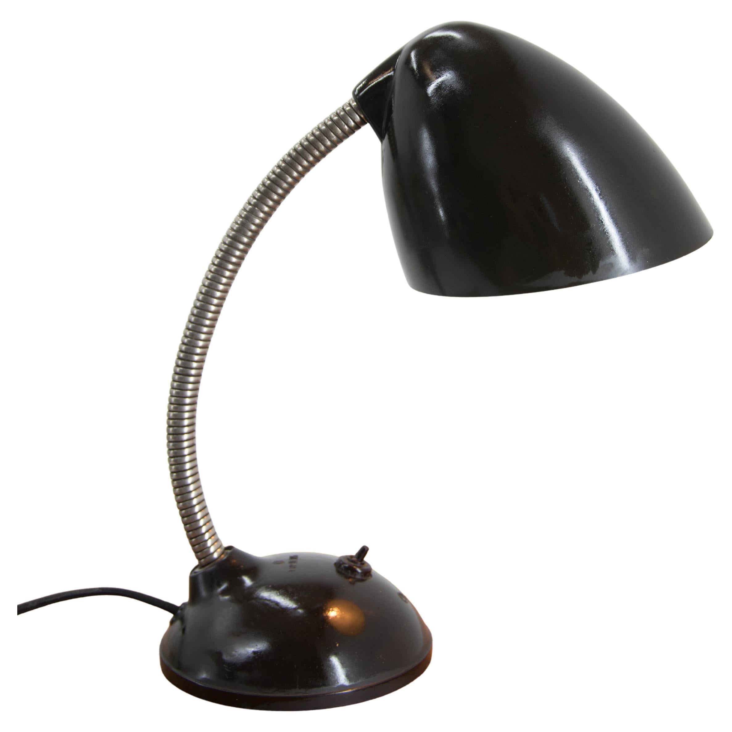 Lampada da tavolo regolabile in bachelite del Medioevo di Eric Kirkman Cole, anni '50