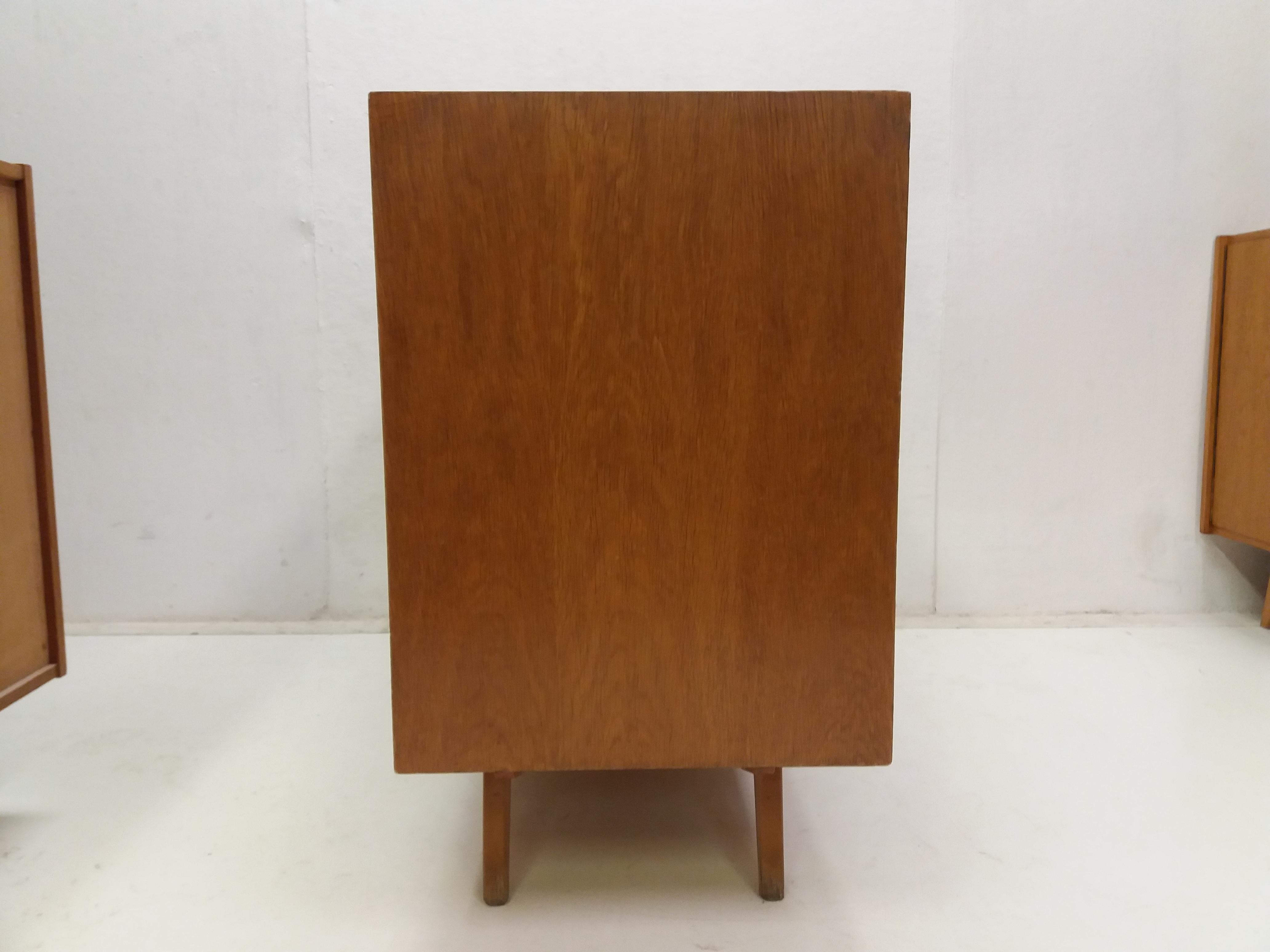 Quercia 1960 Cassettiera retrò in Oak Jiroutek, Cecoslovacchia in vendita