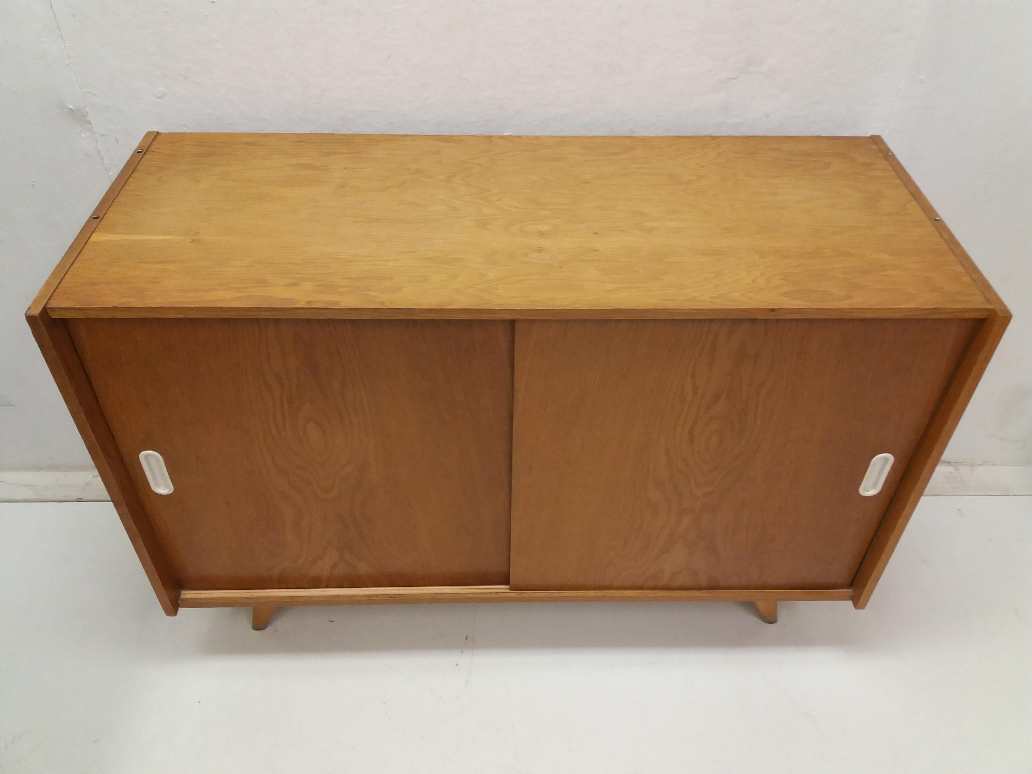 Mid-Century Modern 1960 Retro Oak Chest of Drawers Jiroutek, Czechoslovakia For Sale