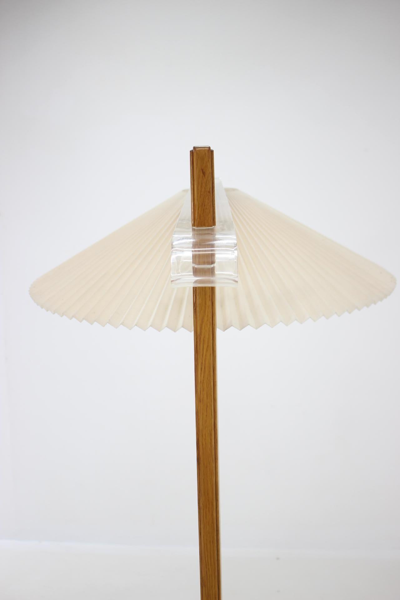 1970s Oak Floor Lamp by Uluv, Czechoslovakia For Sale 2