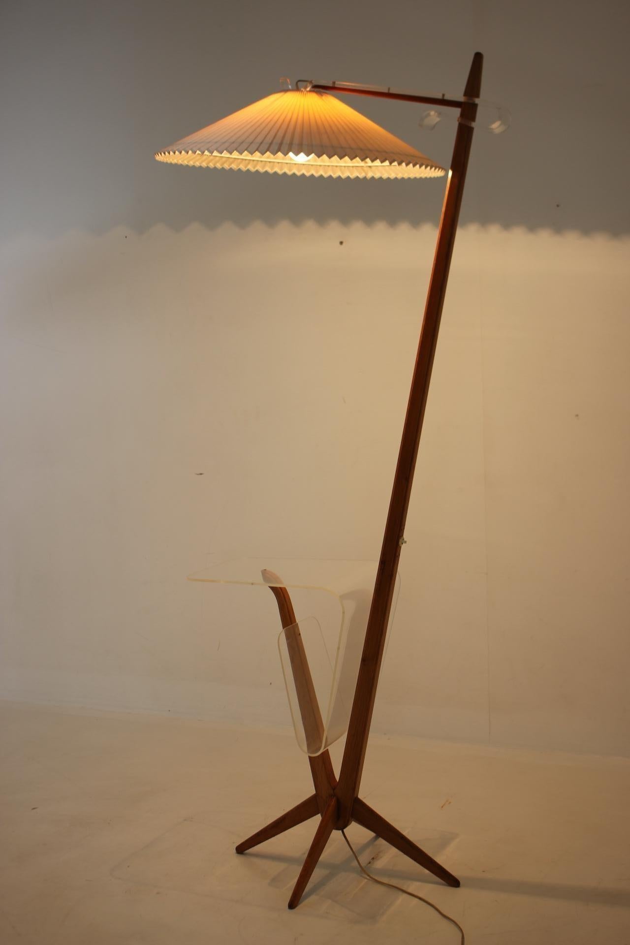 1970s Oak Floor Lamp by Uluv, Czechoslovakia For Sale 7