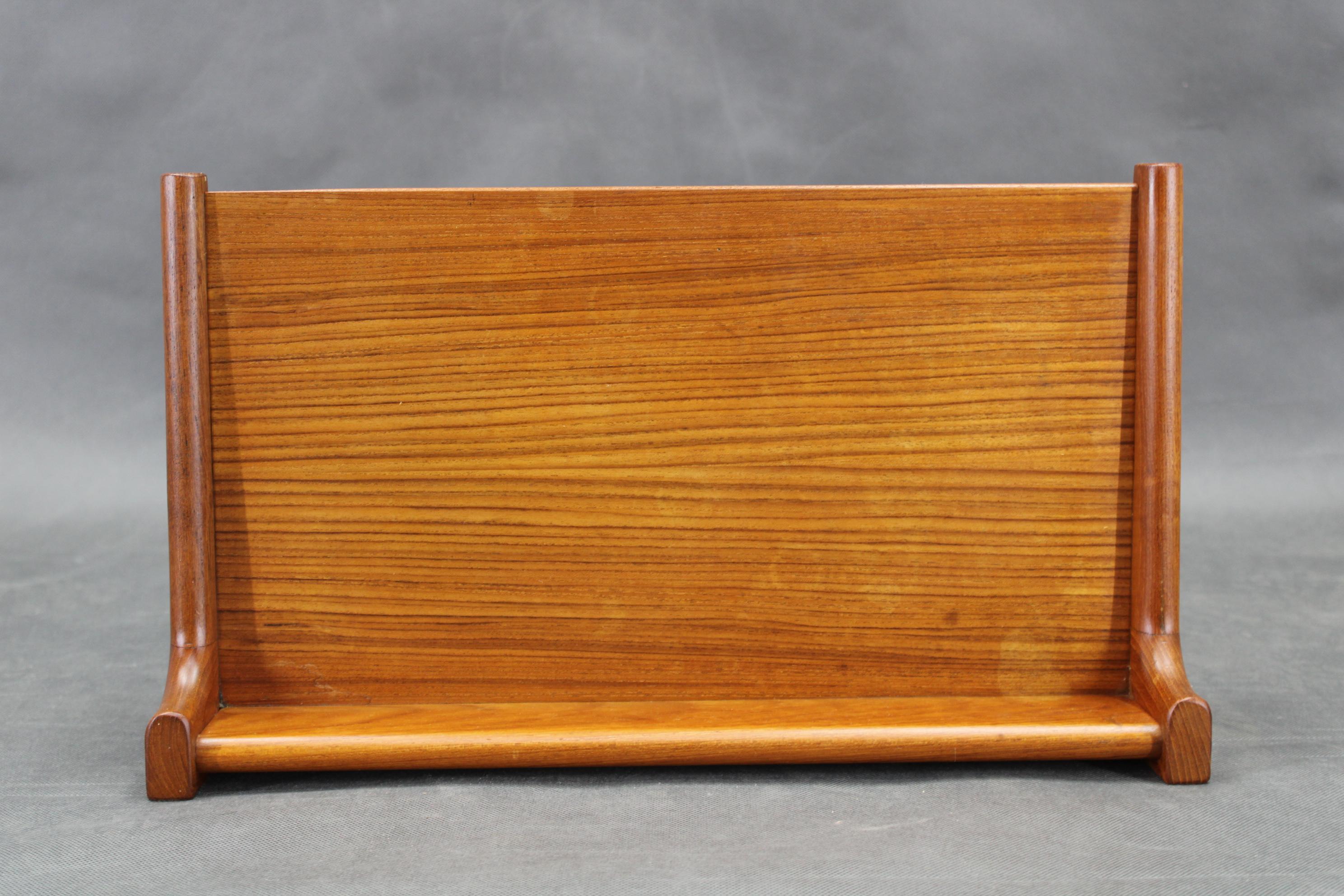 1950s Paire de rares tables de nuit flottantes en teck de Borg par Dyrlund Danemark Bon état - En vente à Praha, CZ