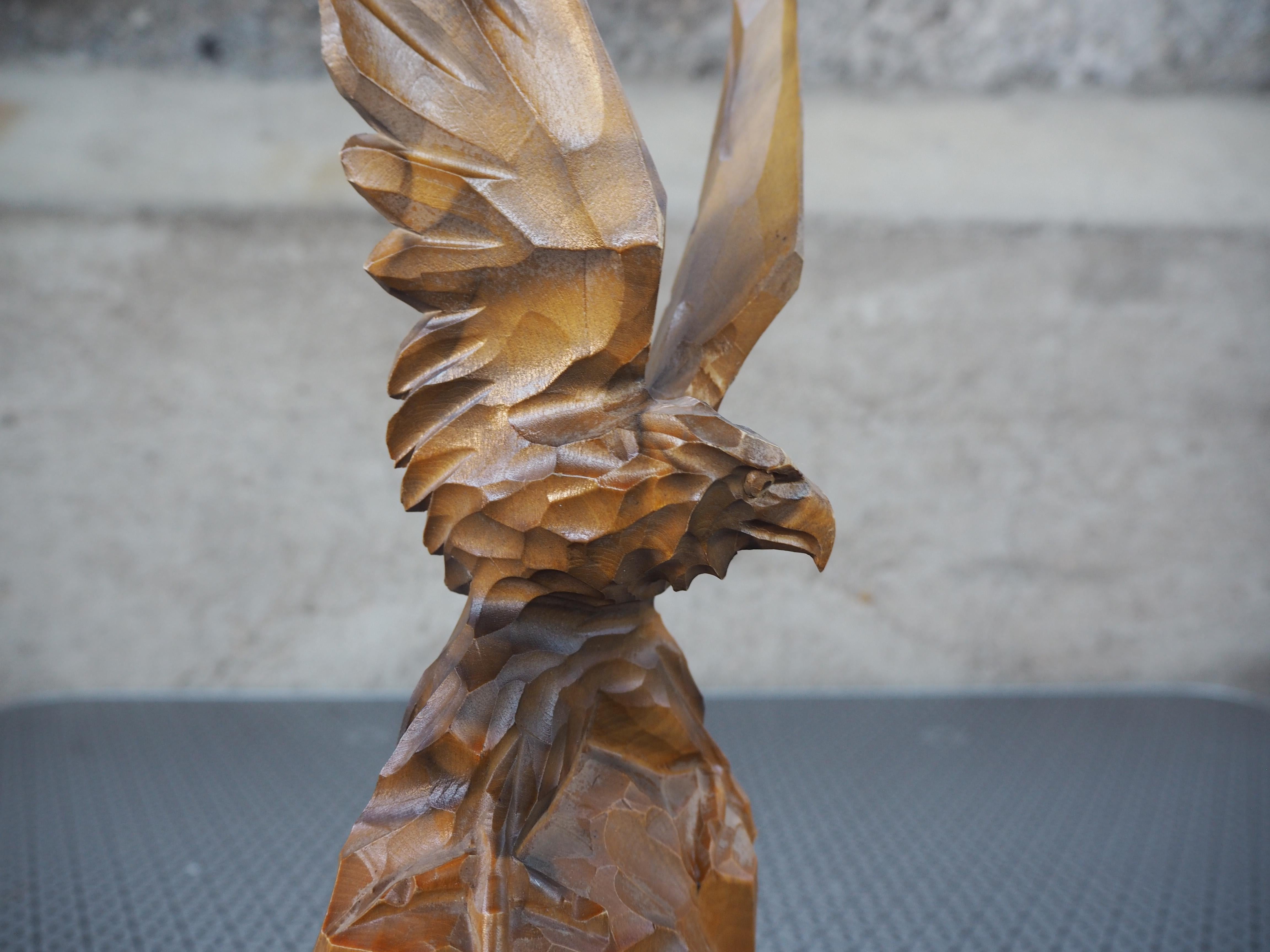 Statue d'aigle vintage, figure en Wood, 1970 en vente 6
