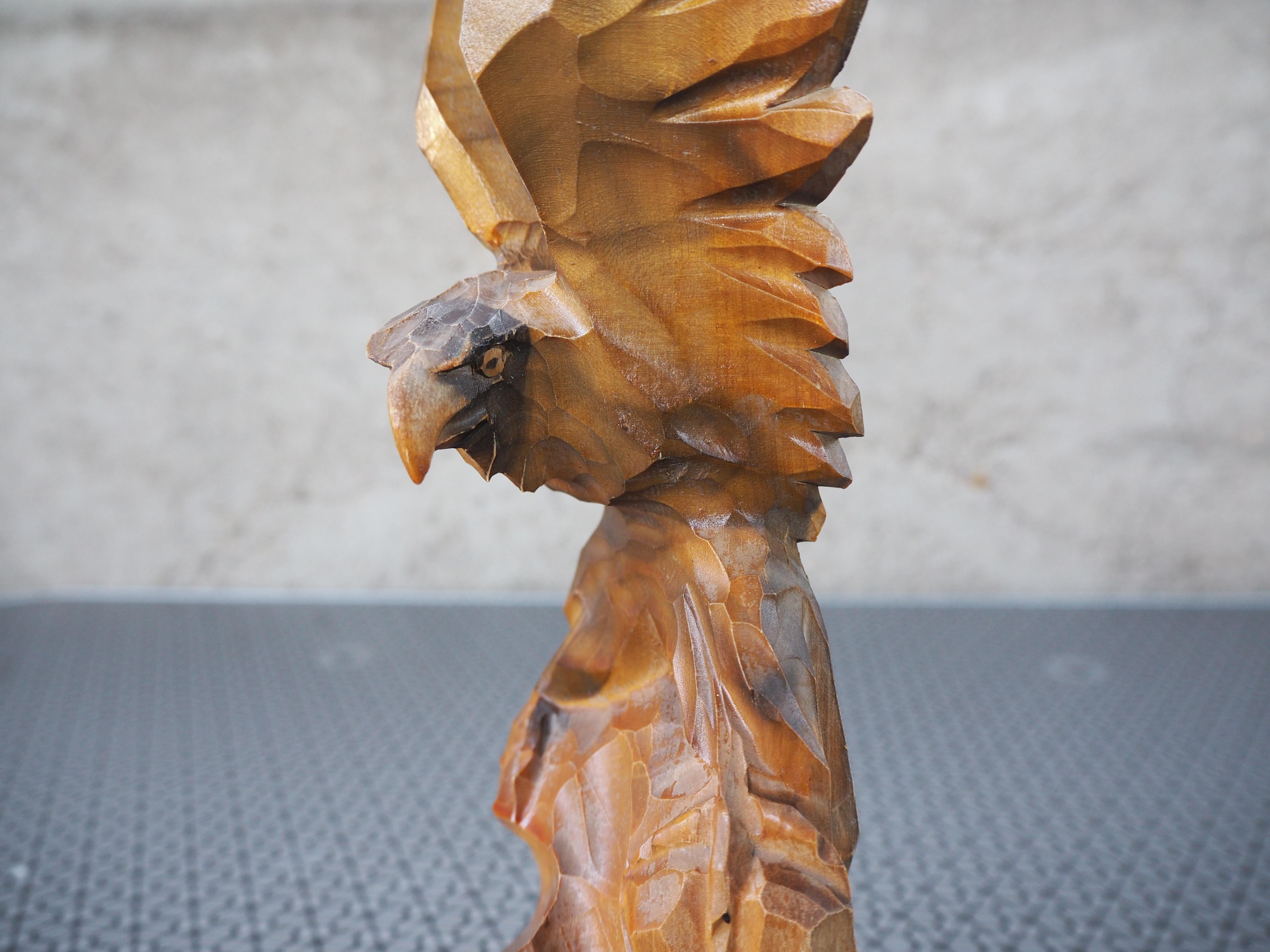 Statue d'aigle vintage, figure en Wood, 1970 en vente 4