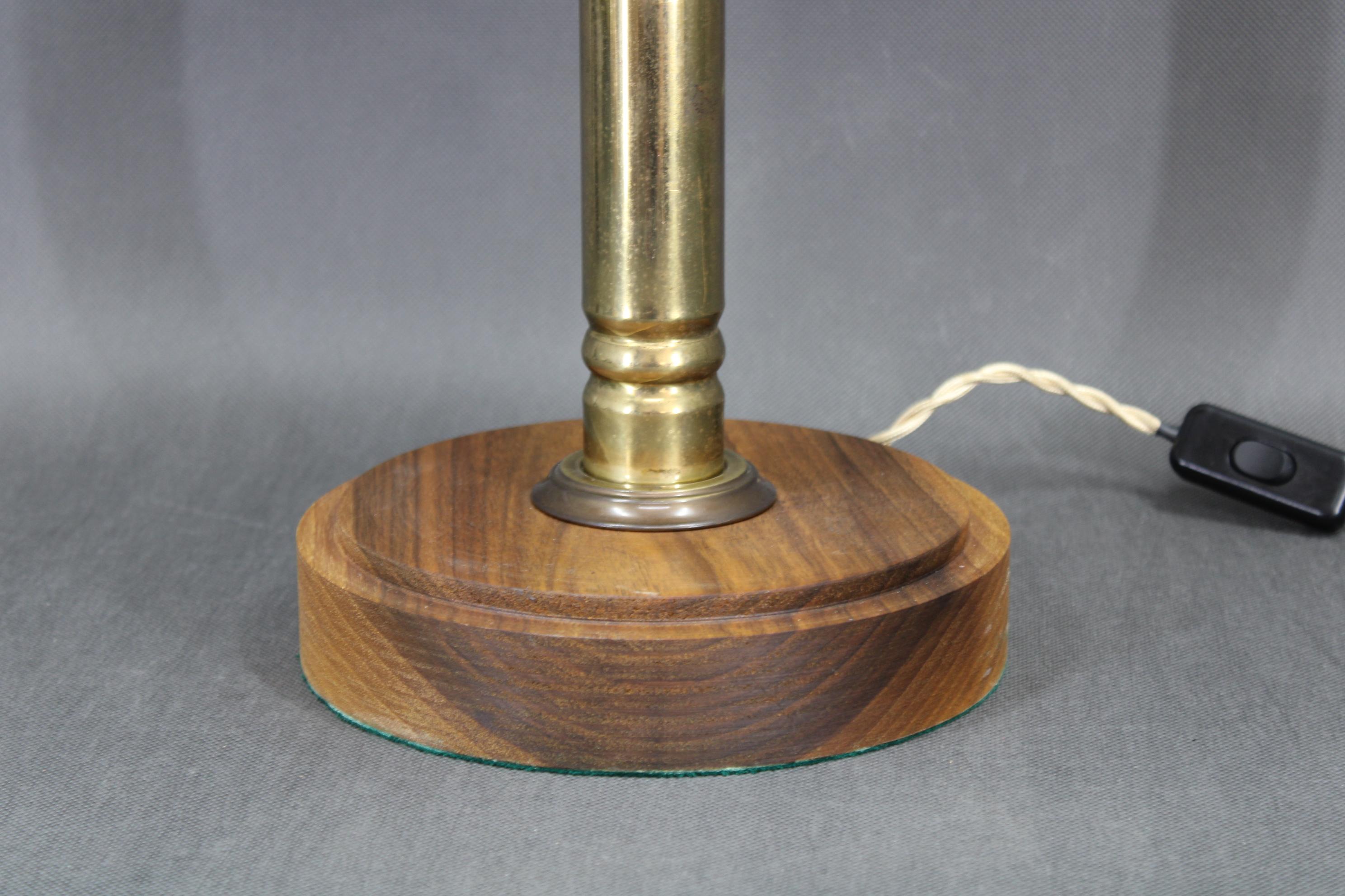 European 1940s Restored Brass Table Lamp with Wooden Base and Glass Shade For Sale