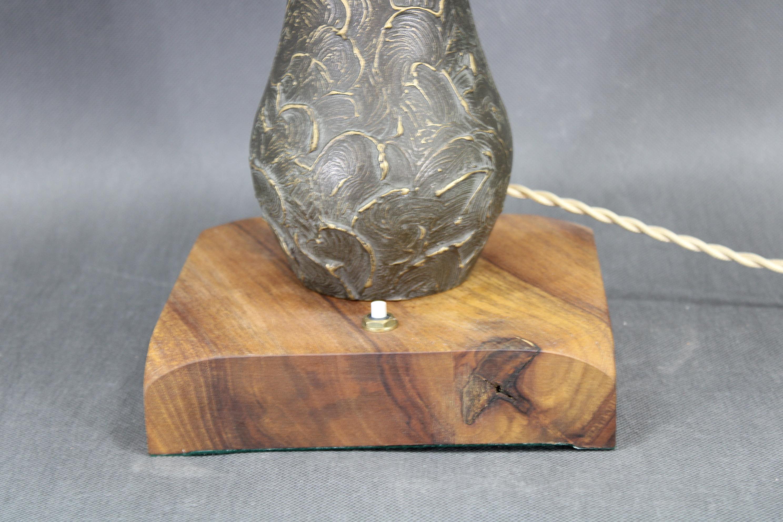 European 1940s Restored Brass Table Lamp with Wooden Base and Glass Shade For Sale