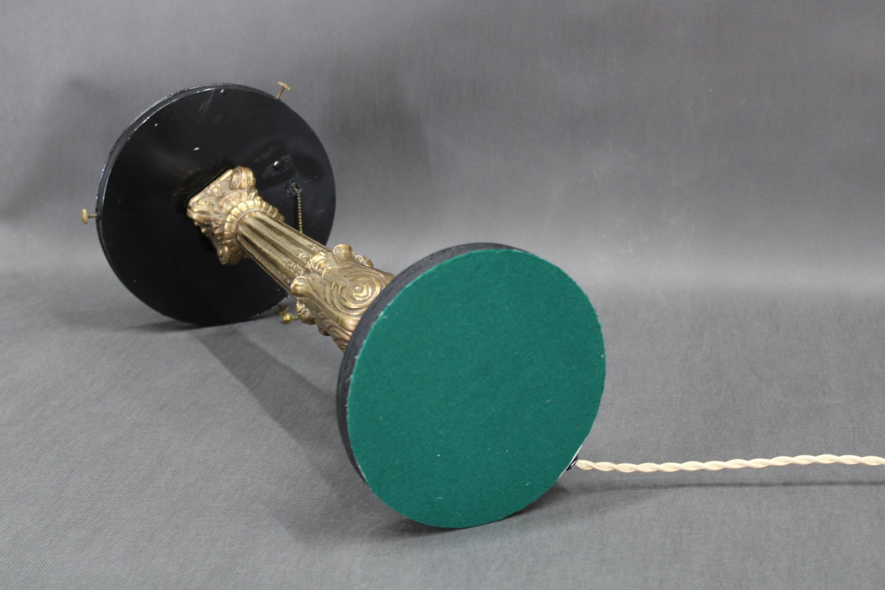 1940s Restored Brass Table Lamp with Wooden Base and Glass Shade For Sale 7