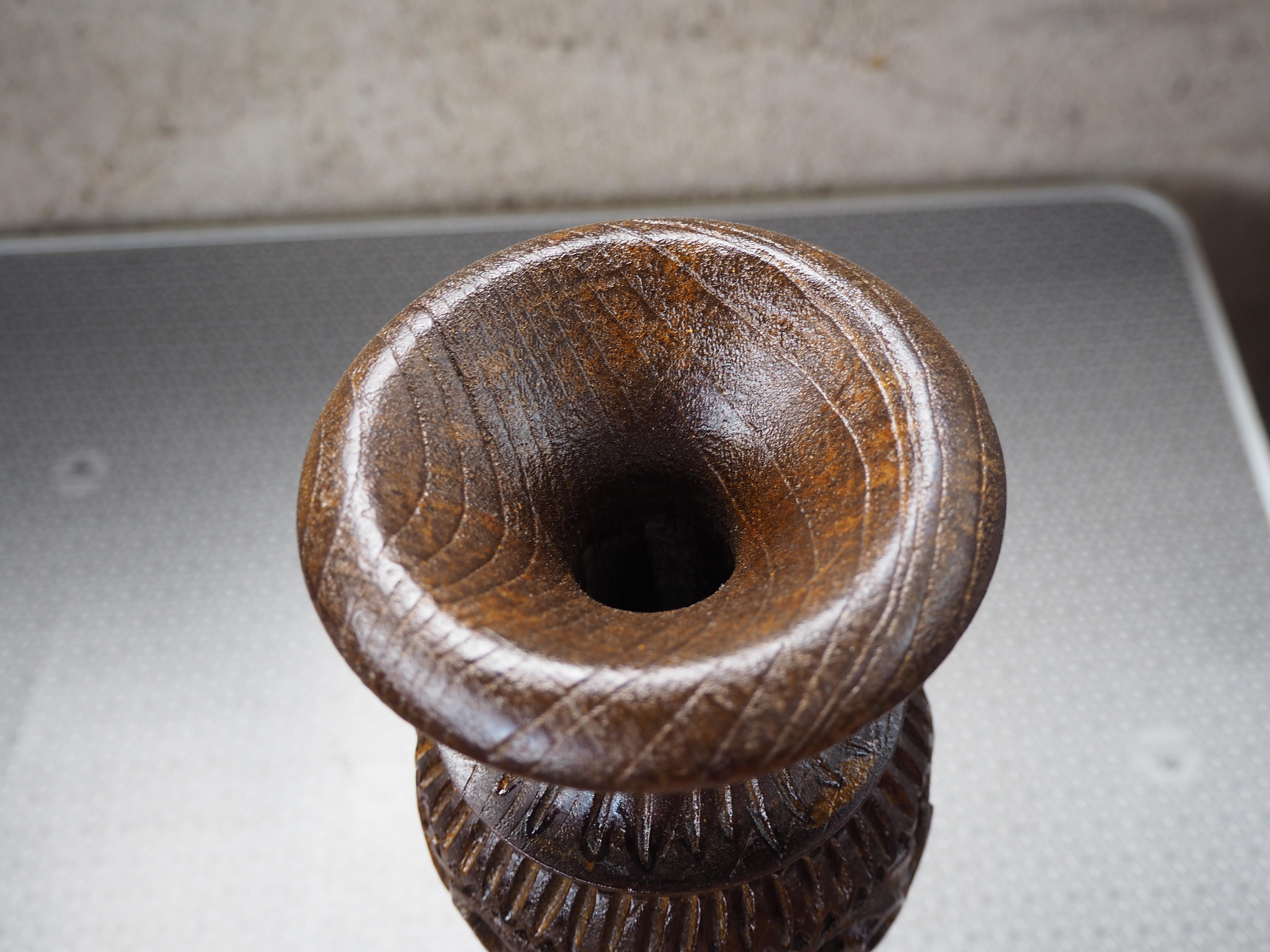 Vaso in legno cecoslovacco del Medioevo, anni '60 In condizioni buone in vendita a Praha, CZ