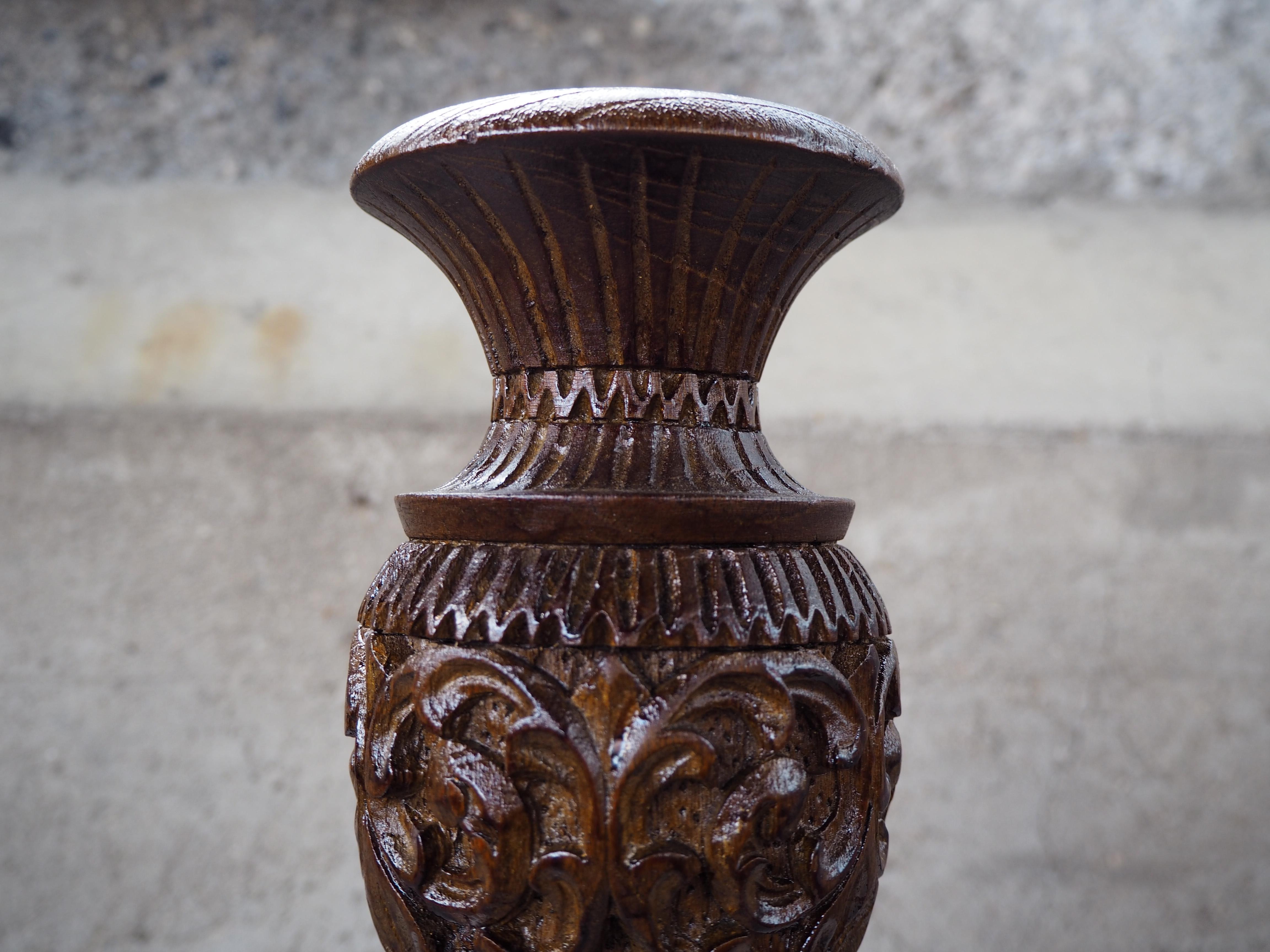 Metà XX secolo Vaso in legno cecoslovacco del Medioevo, anni '60 in vendita
