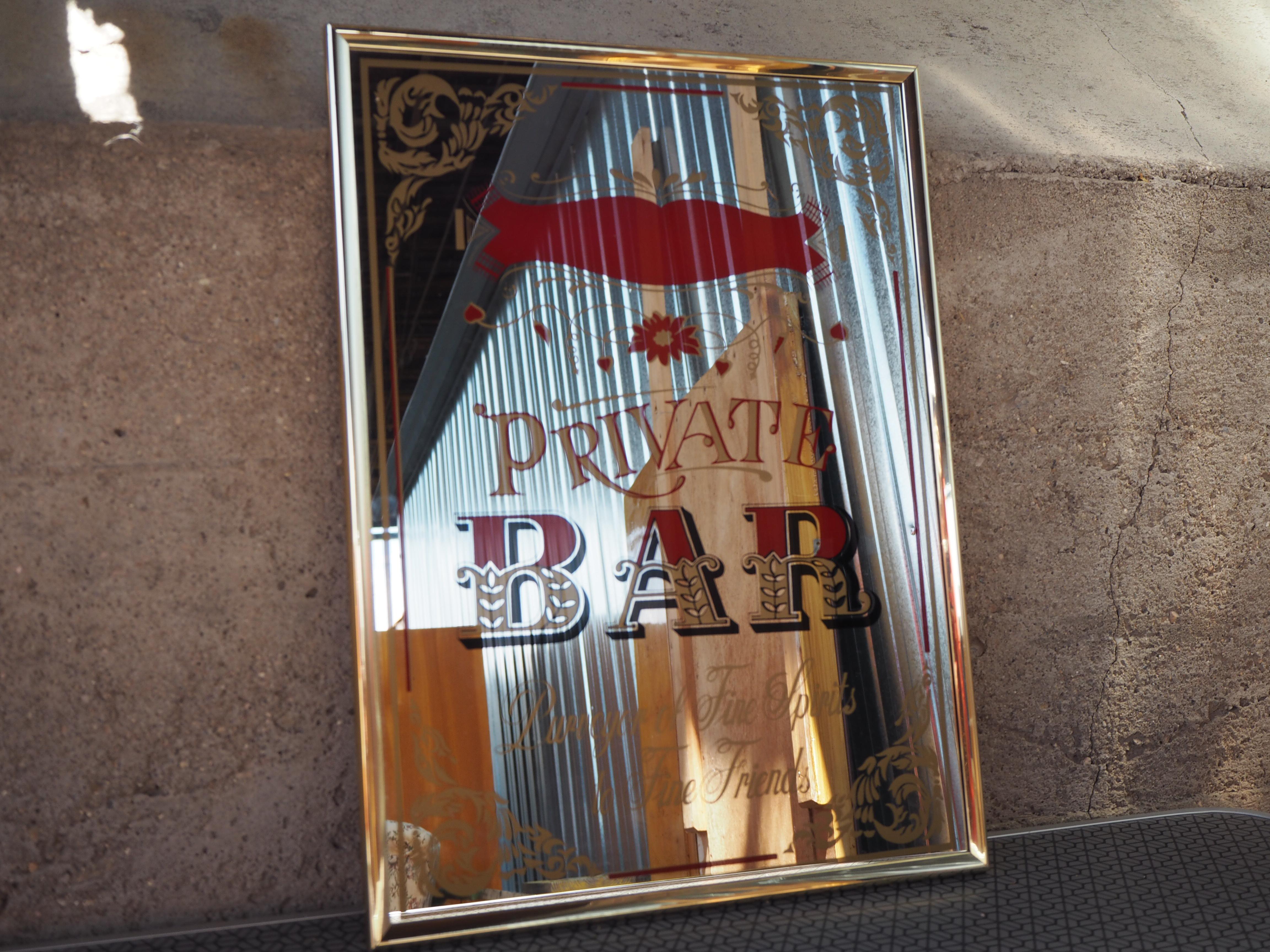 Enseigne en miroir pour bar privé, 1980 en vente 2