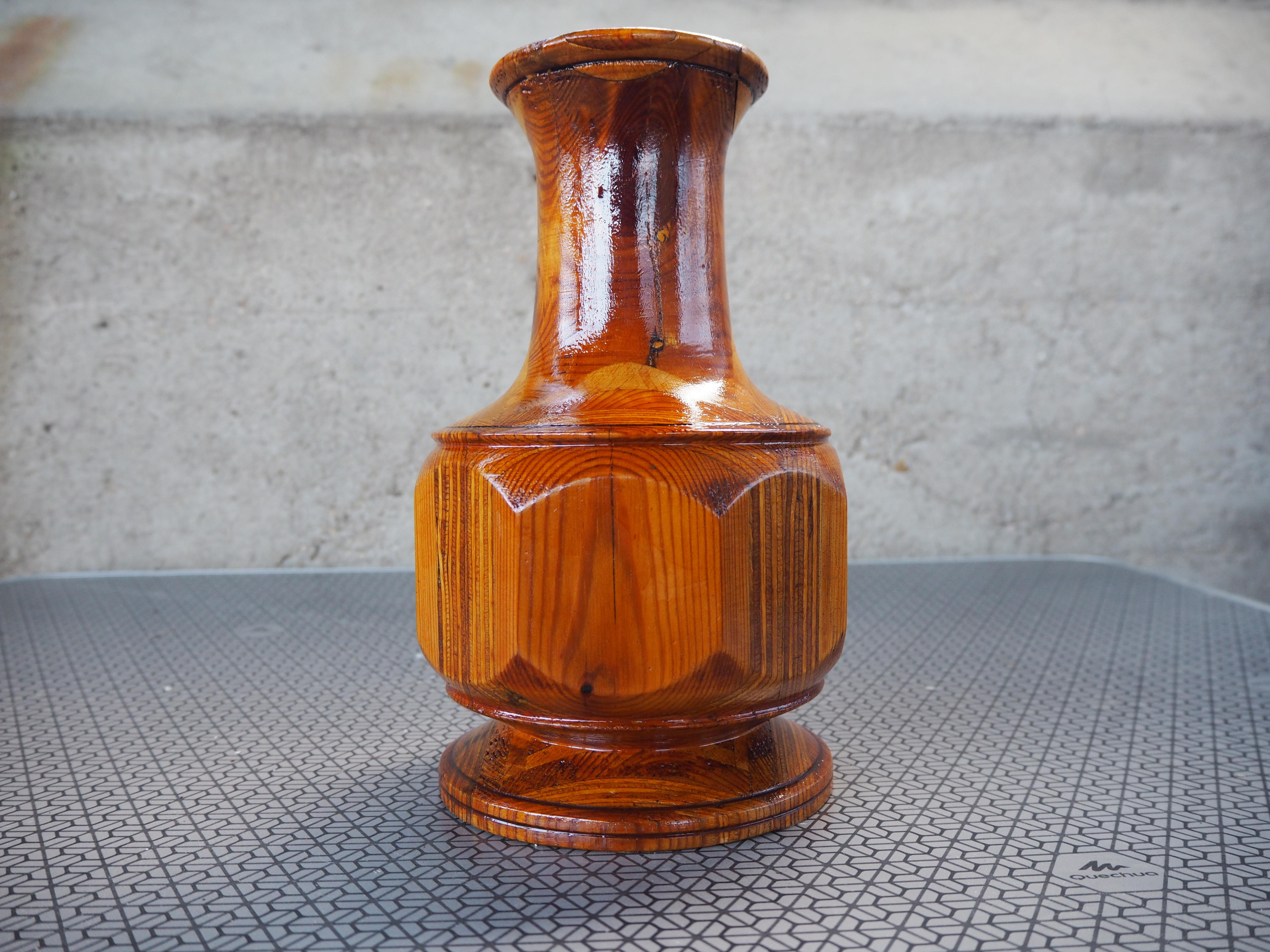Metà XX secolo Vaso in legno del Medioevo, Europa, anni '60 in vendita
