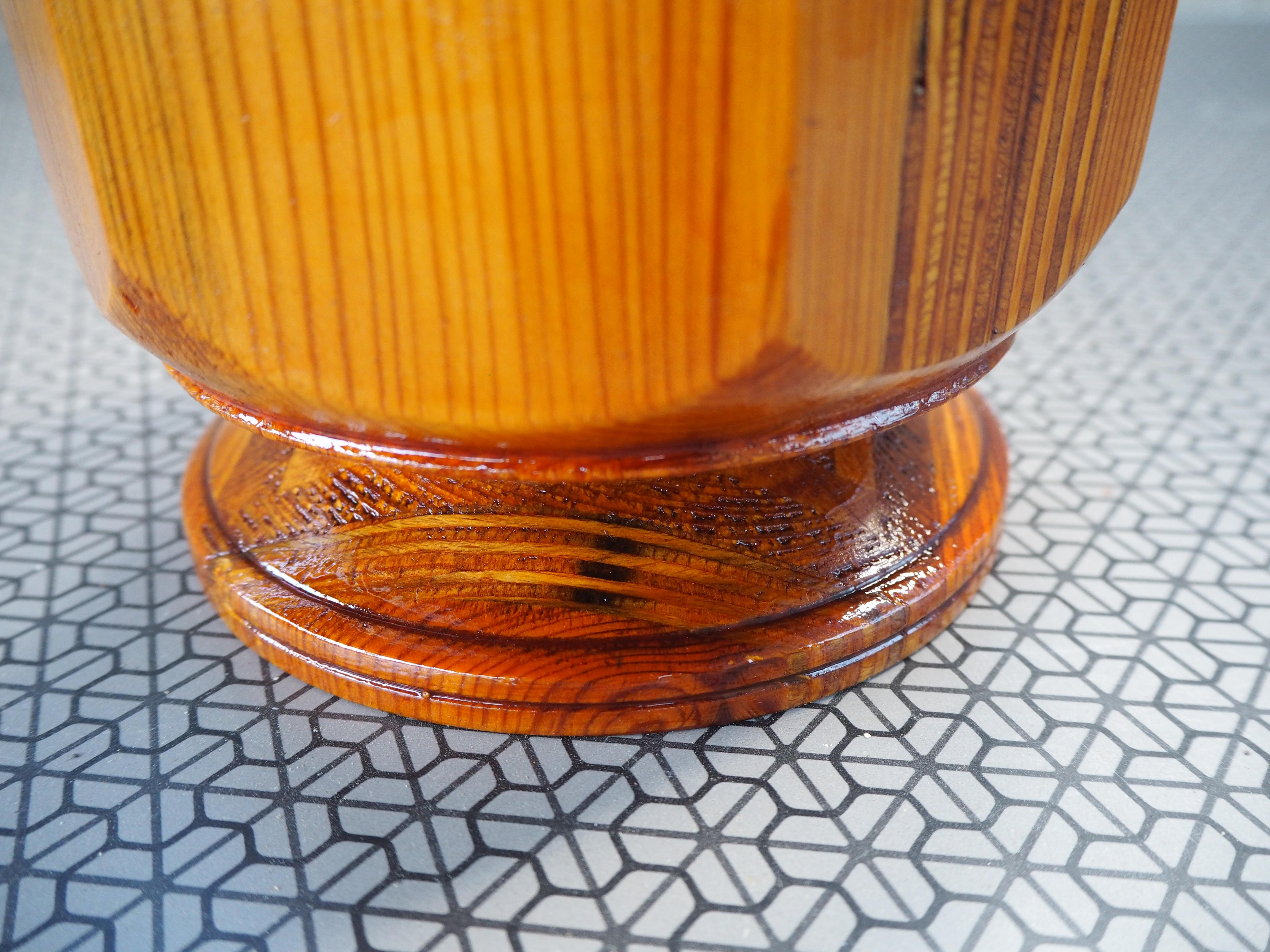 Vaso in legno del Medioevo, Europa, anni '60 in vendita 10