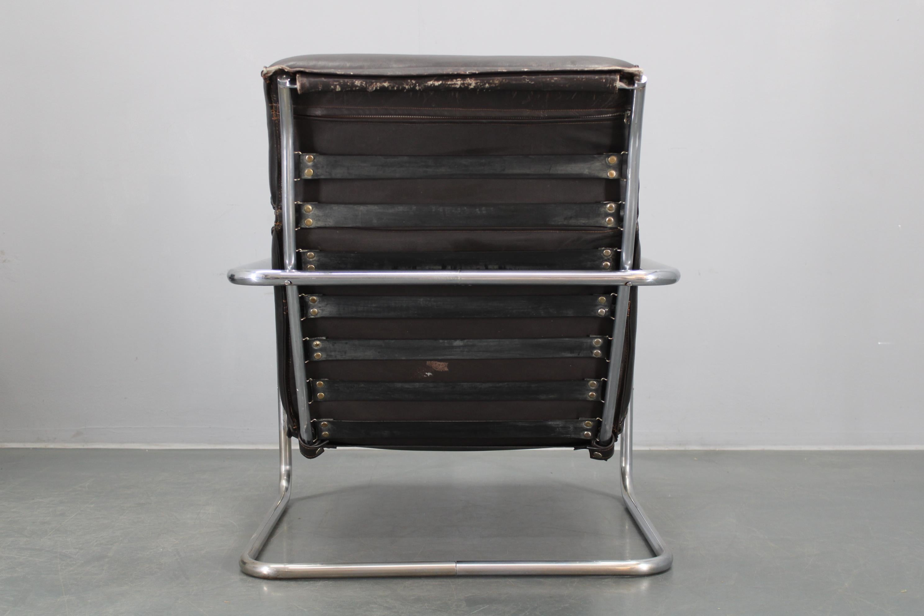 Paar Bauhaus-Ledersessel mit hoher Rückenlehne und Couchtisch , Tschechoslowakei im Angebot 9