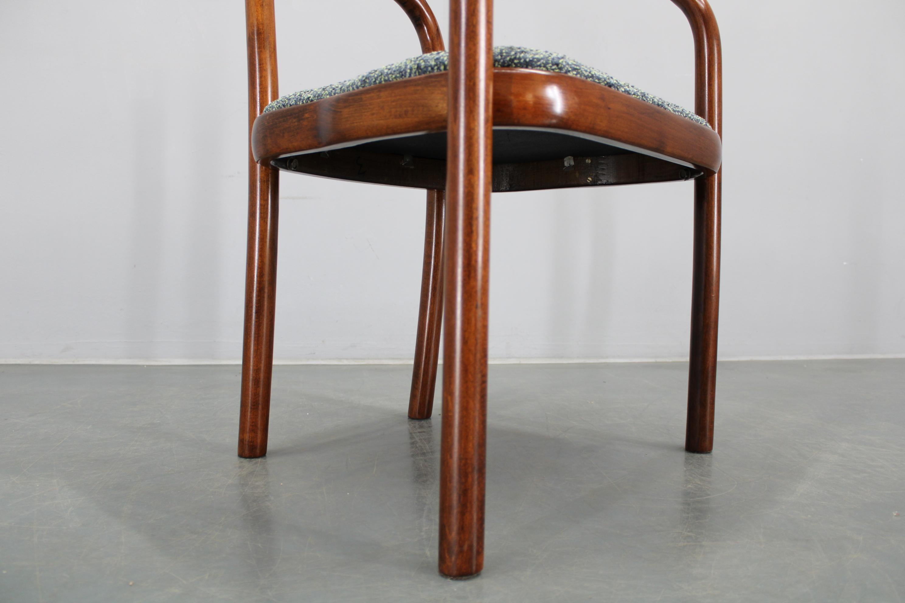 Sedia Antonin Suman degli anni '70 in Beeche restaurata da Ton, Cecoslovacchia in vendita 6