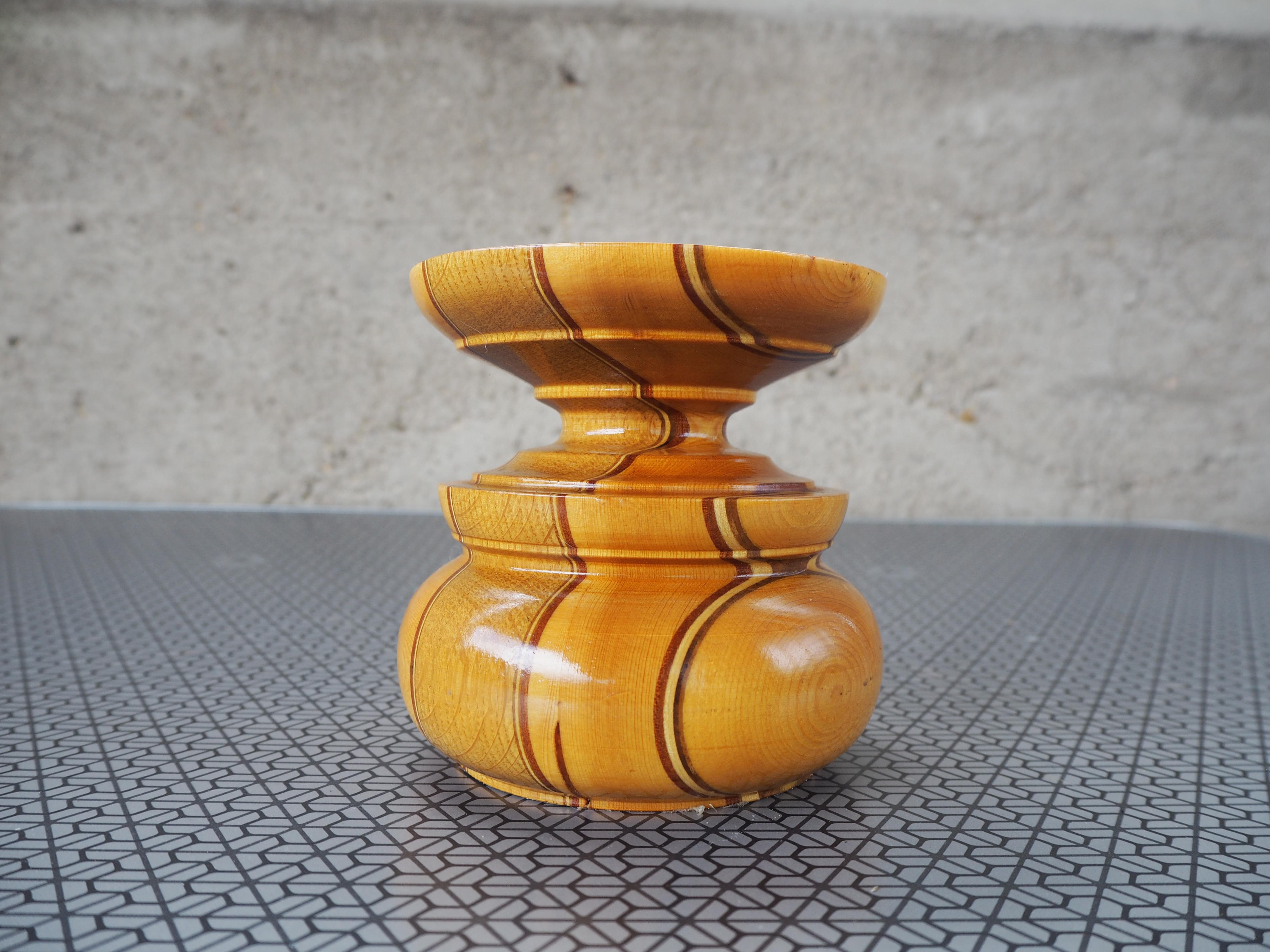 Realizzato in Wood
In condizioni originali
segno di utilizzo 