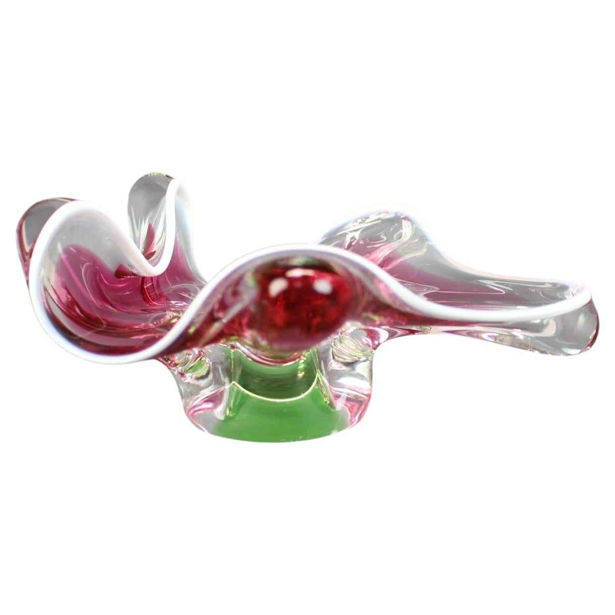 Ciotola in vetro artistico ceco rosa e verde di metà secolo di Josef Hospodka in vendita