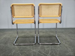 Paire de chaises italiennes « Cesca » à piètement en porte-à-faux, d'après Marcel Breuer, années 1970