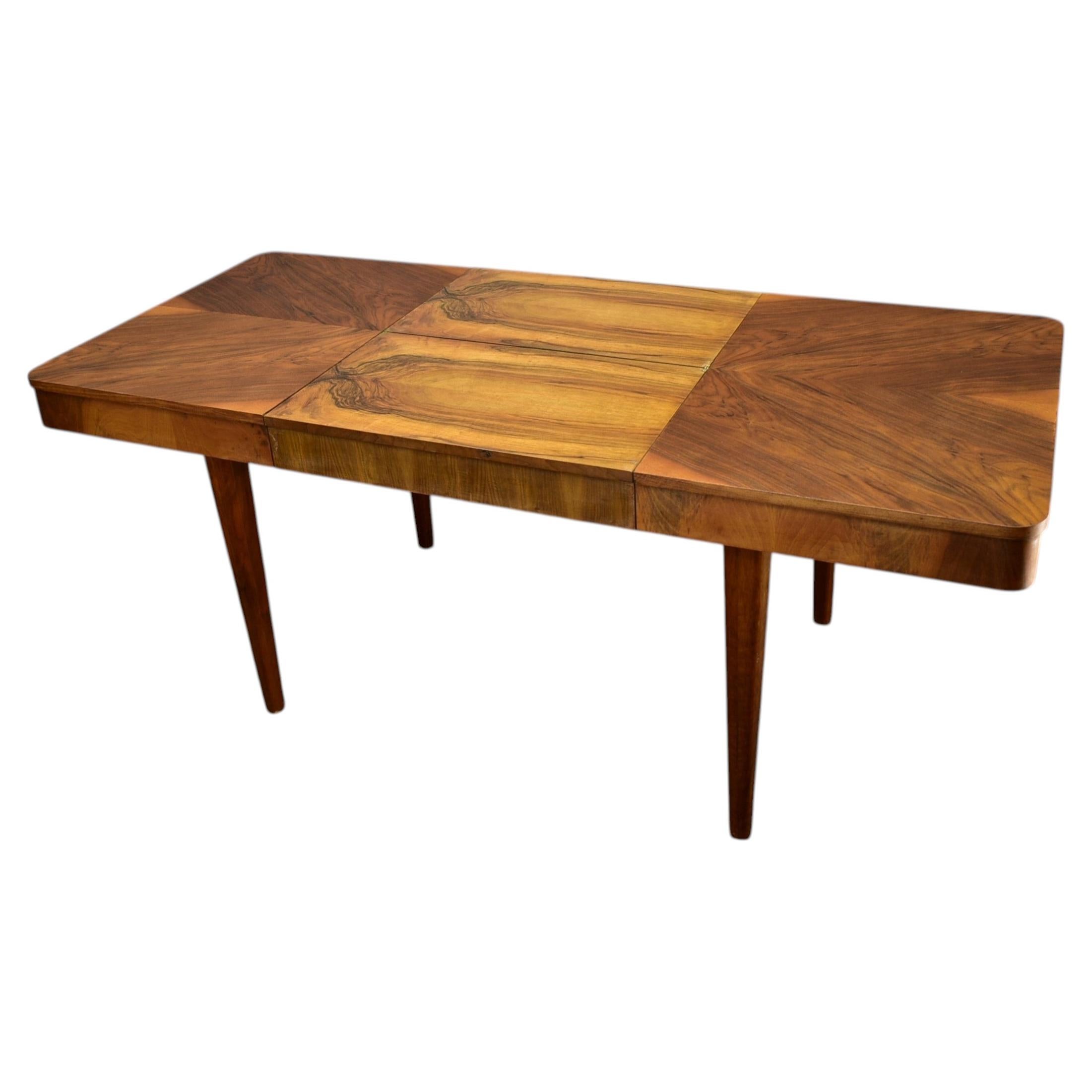 1939s Jindrich Halabala Extendable Dining Table in Walnut, Czechoslovakia For Sale