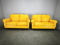 Ein Paar „George“-Ledersofas von Poltrona Frau, Italien, 1992