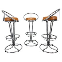 Juego de tres taburetes de bar de mediados de siglo, estilo «Space Age», Italia, 1970.