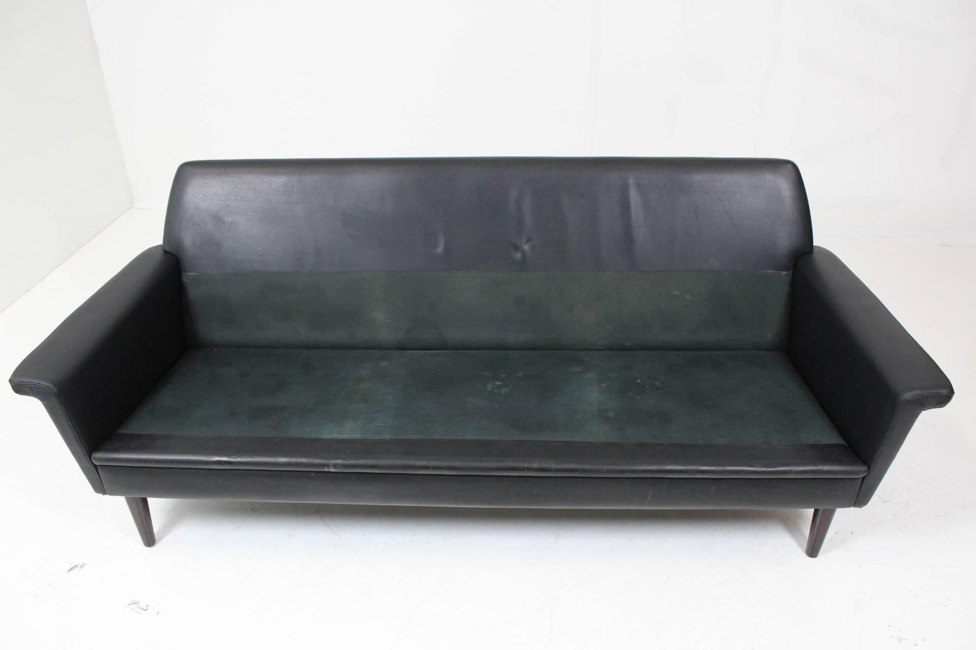 Hans Olsen Three-Seat Sofa in Black Patinated Leather 4