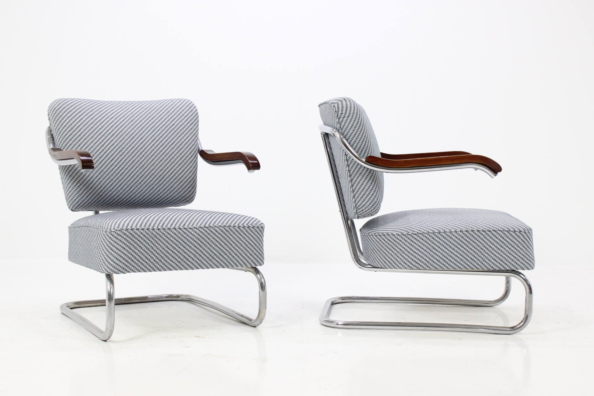Pair Of 1930 Bauhaus Tubular Steel Armchairs By M Cke Pair Of 1930 Bauhaus Tubular Steel Armchairs By M Cke