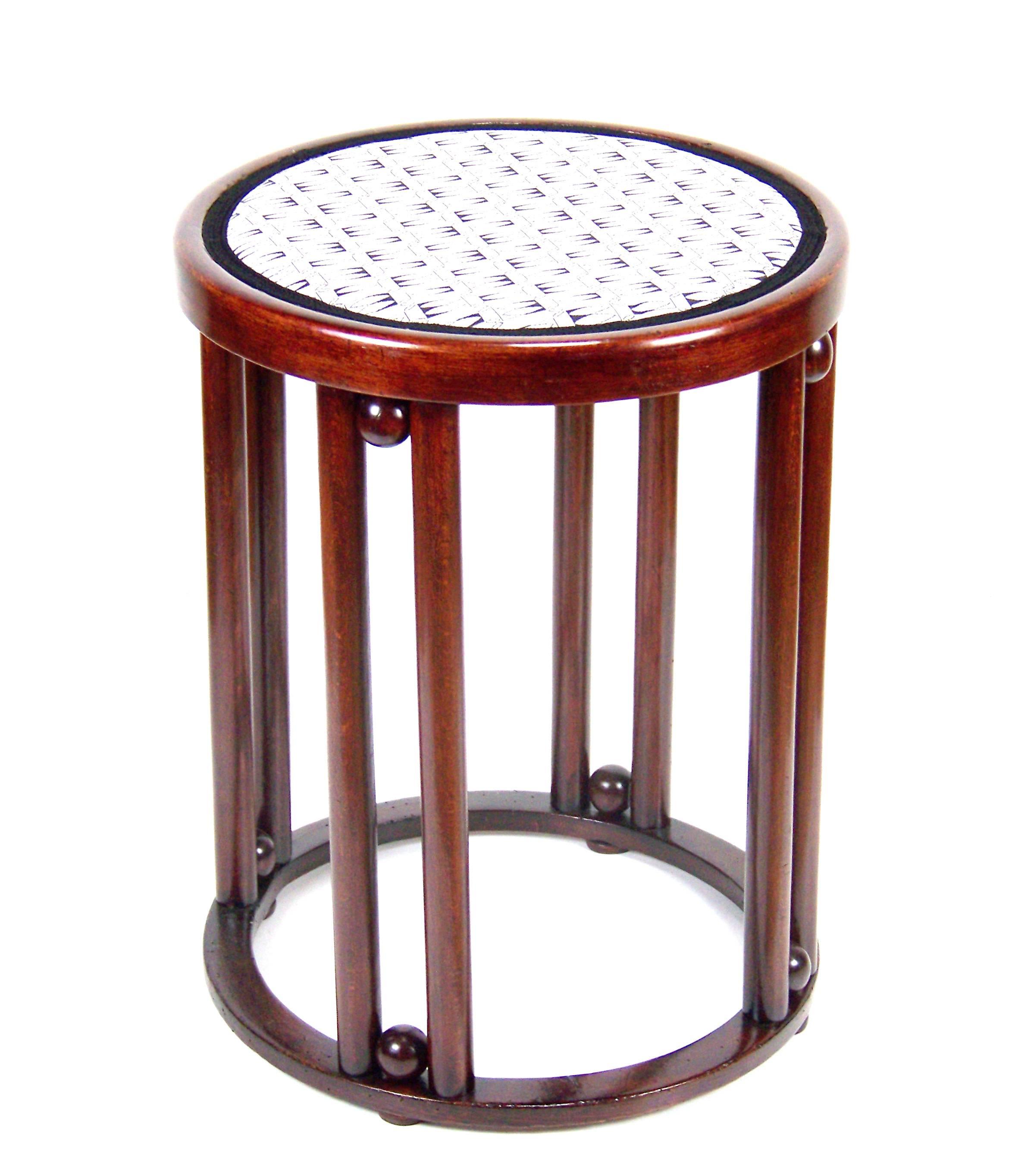 Viennese secession stool Nr.728 was designed by Josef Hoffmann for company Jacob & Josef Kohn circa year 1905. In year 1907 was these furniture model used in the famous Viennese café Fledermaus. Newly restored, handmade shellack finish. New polstery