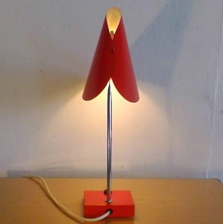 Milieu du XXe siècle Lampe de bureau rouge du milieu du siècle dernier, Josef Hurka, années 1950 en vente