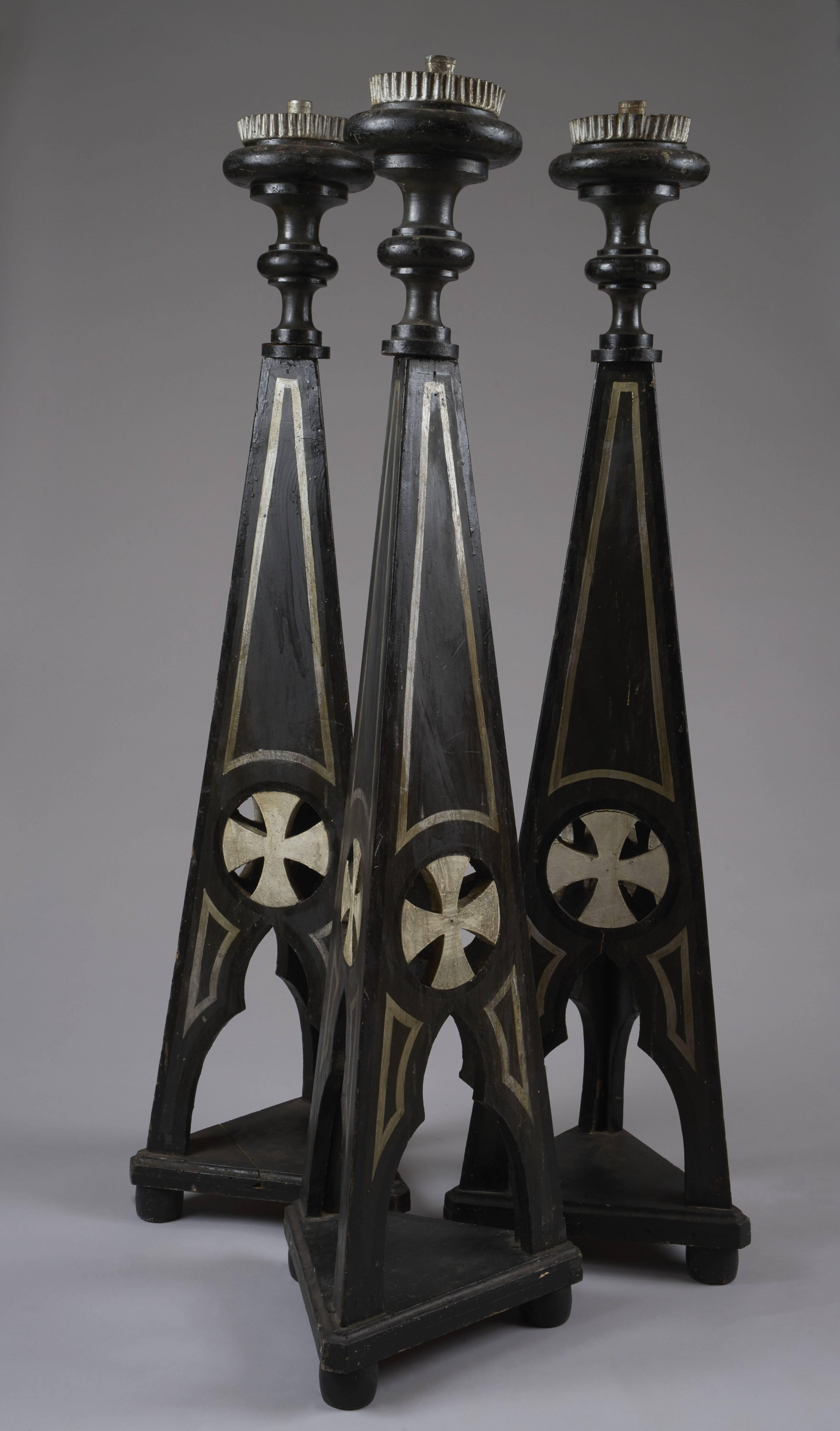 Set of Five Carved Wooden Candlesticks, Sweden, circa 1830 In Good Condition For Sale In Paris, FR