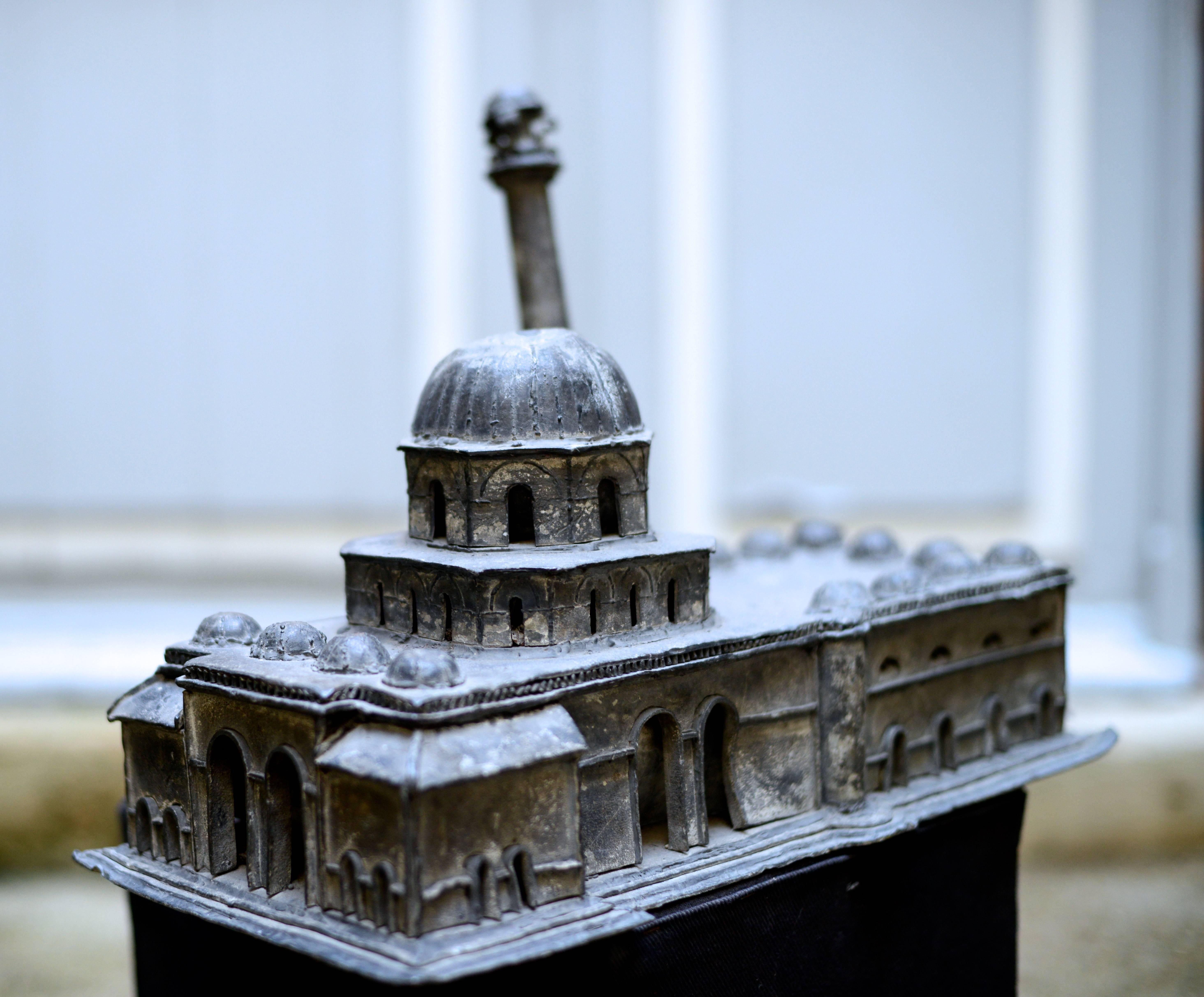 Amazing Model Evoking a Middle East Mosquee, Tunisia, 19th Century In Good Condition For Sale In Paris, FR