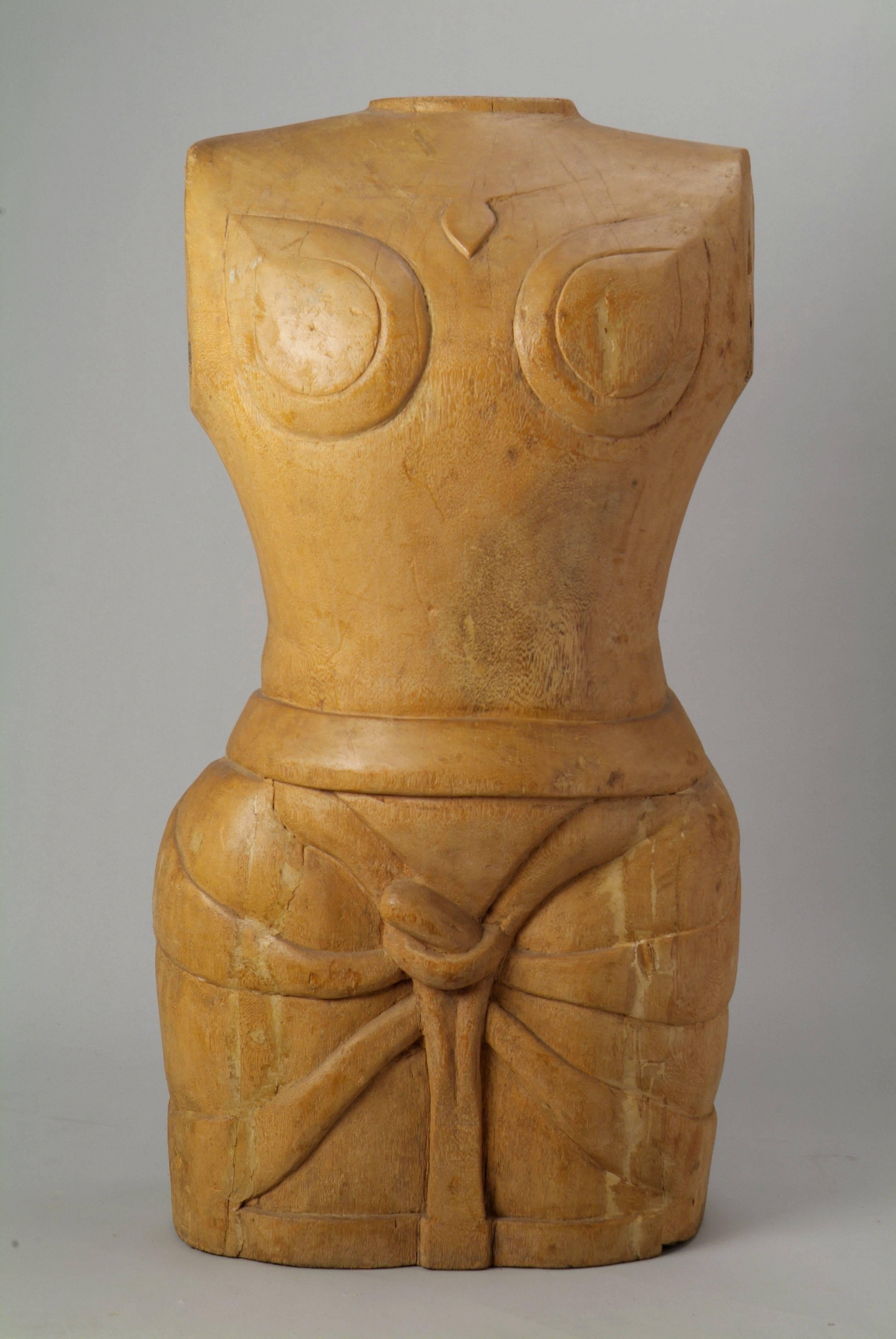 Beautiful torso of a man, carved in scooped out palm tree - once used like puppet for theater performances - 
India, Orissa, XVIIIth century 
Dimensions: w.56 X d.33 X h.115 cm