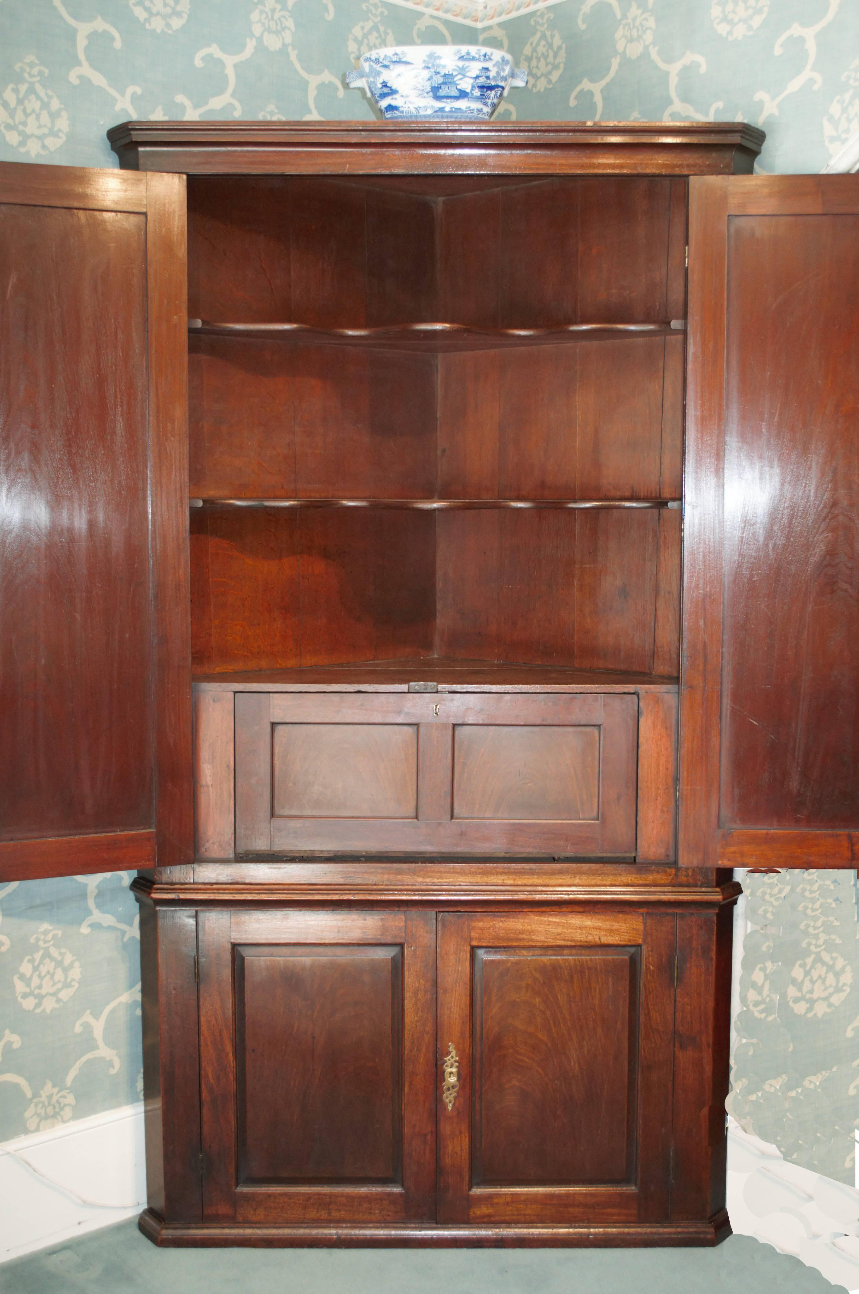 Tall Mid-18th Century Mahogany Corner Cupboard For Sale 2