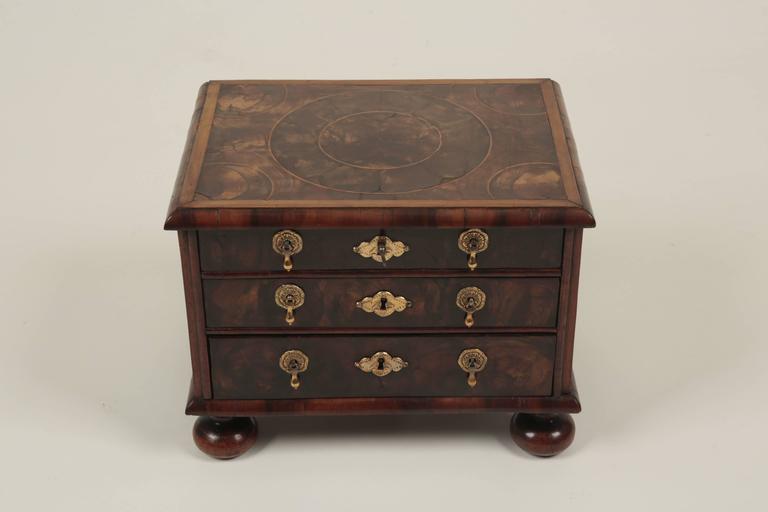 William and Mary Oyster Veneered Miniature Chest For Sale at 1stDibs