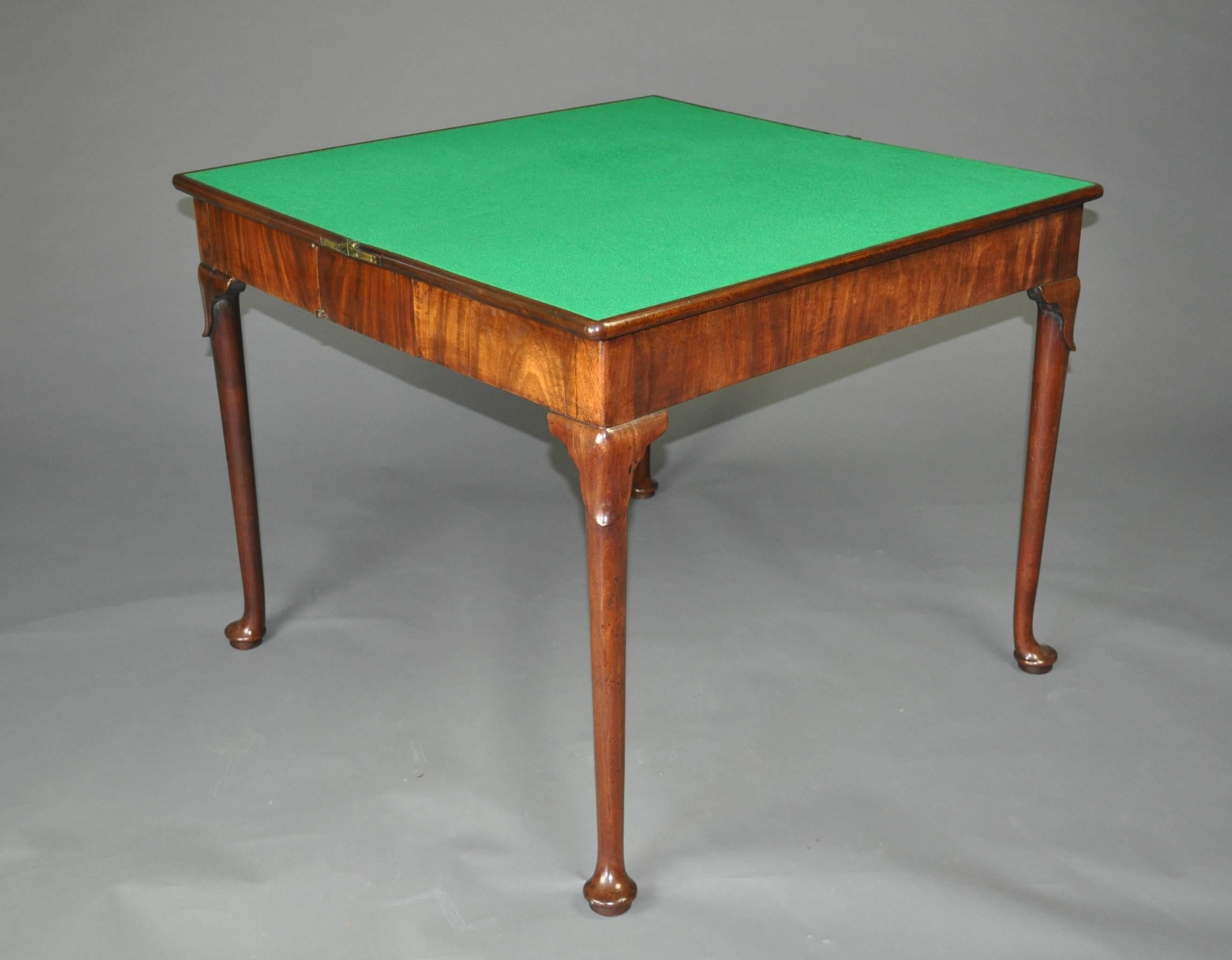 Matched Pair of Mid-18th Century Mahogany Card Tables In Good Condition For Sale In Folkestone, Kent