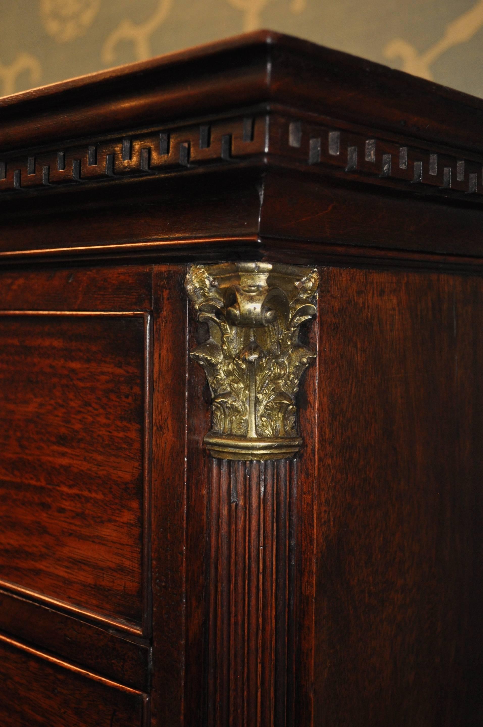 Rare Chippendale Period Inverted Linen Press In Excellent Condition For Sale In Folkestone, Kent